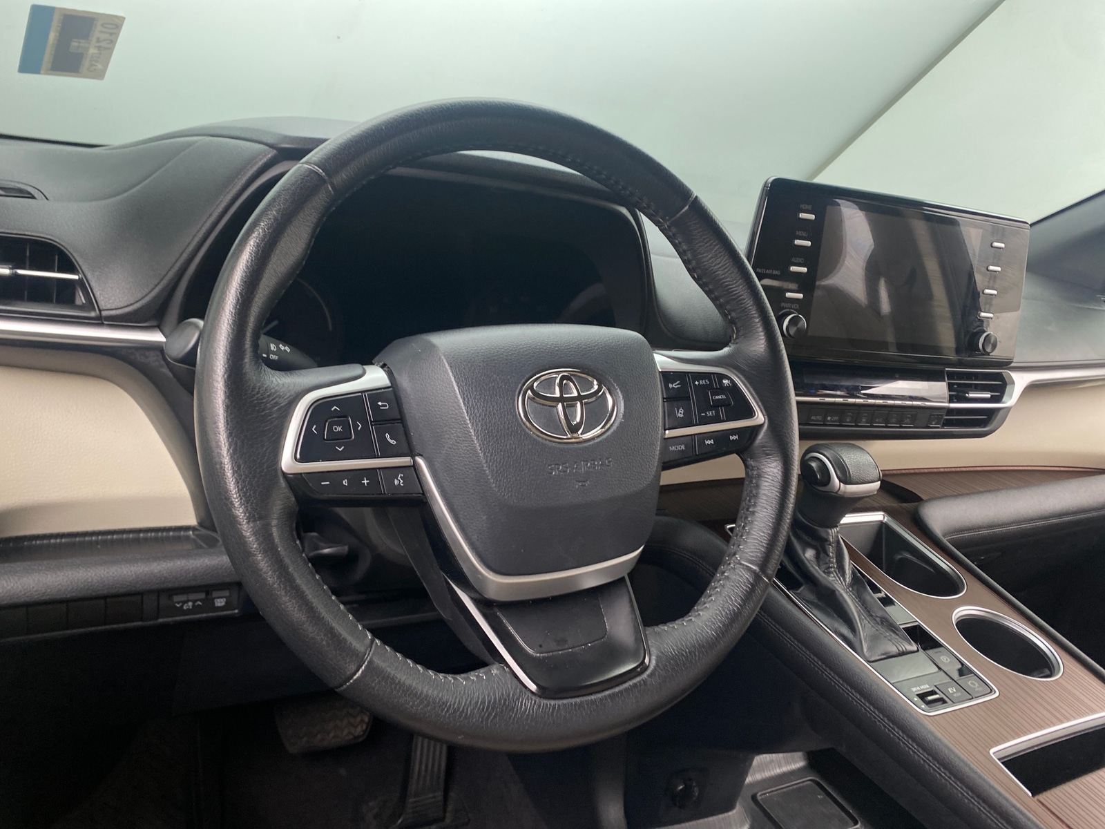 Thumbnail: 2021 Toyota Sienna - 4
