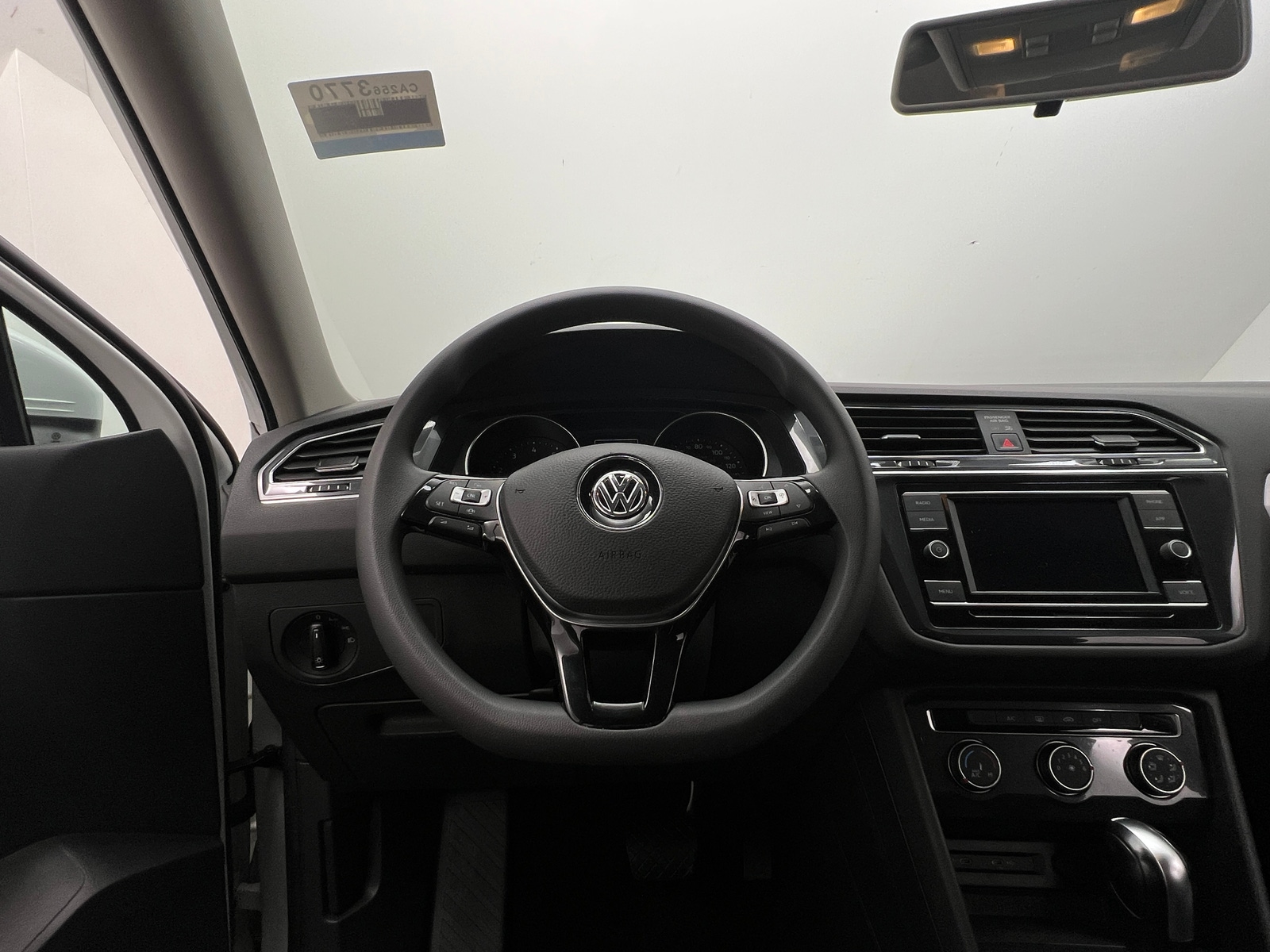Thumbnail: 2021 Volkswagen Tiguan - 5