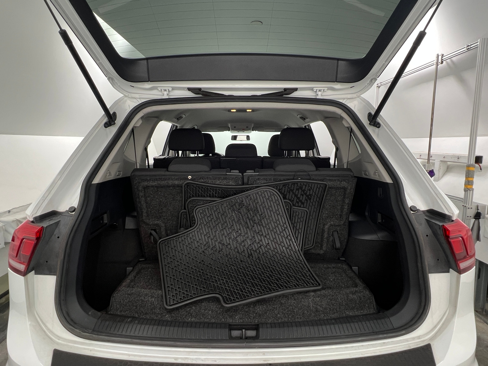 Thumbnail: 2021 Volkswagen Tiguan - 7