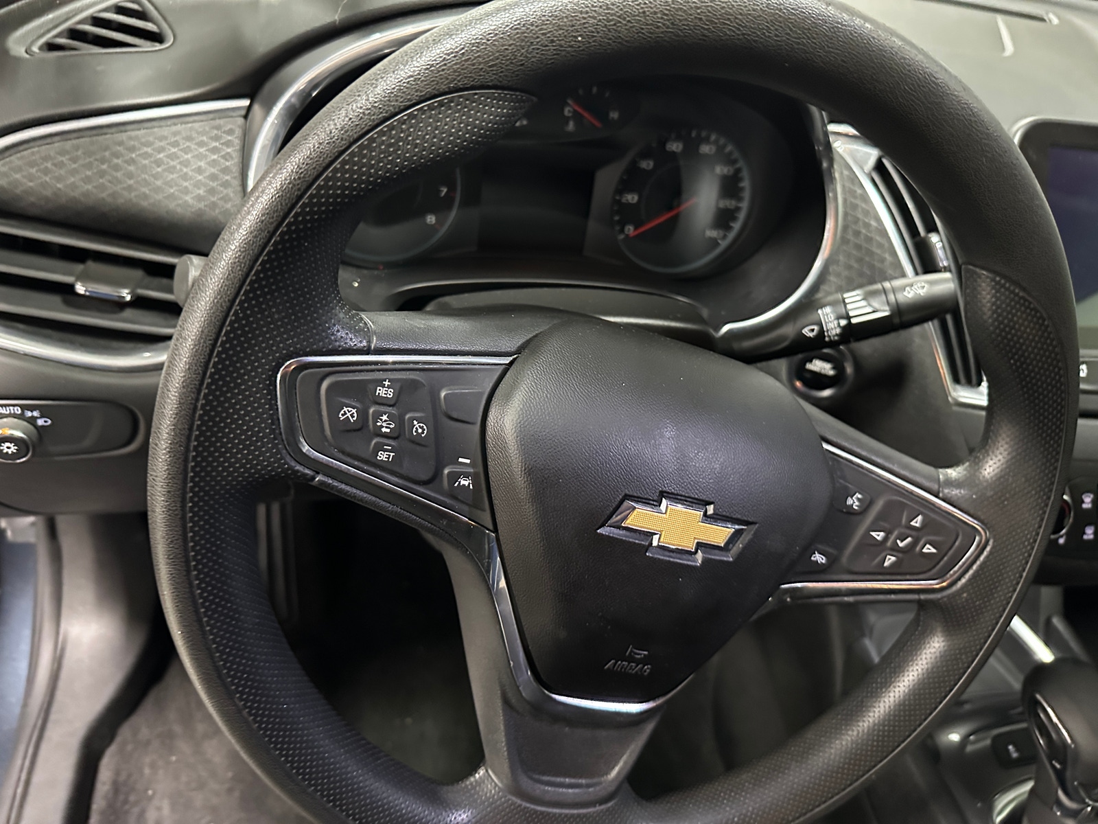 Thumbnail: 2021 Chevrolet Malibu - 5