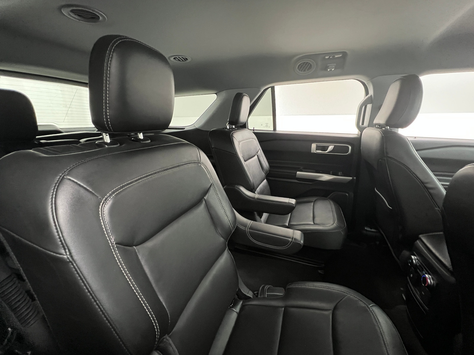 Thumbnail: 2022 Ford Explorer - 6