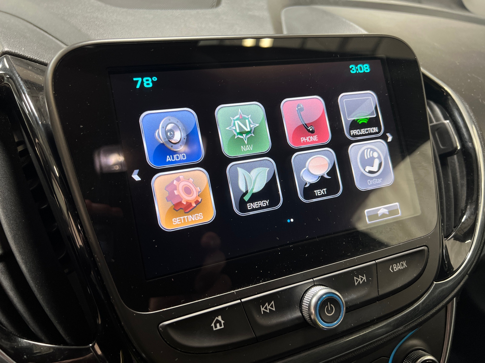 Thumbnail: 2016 Chevrolet Volt - 3