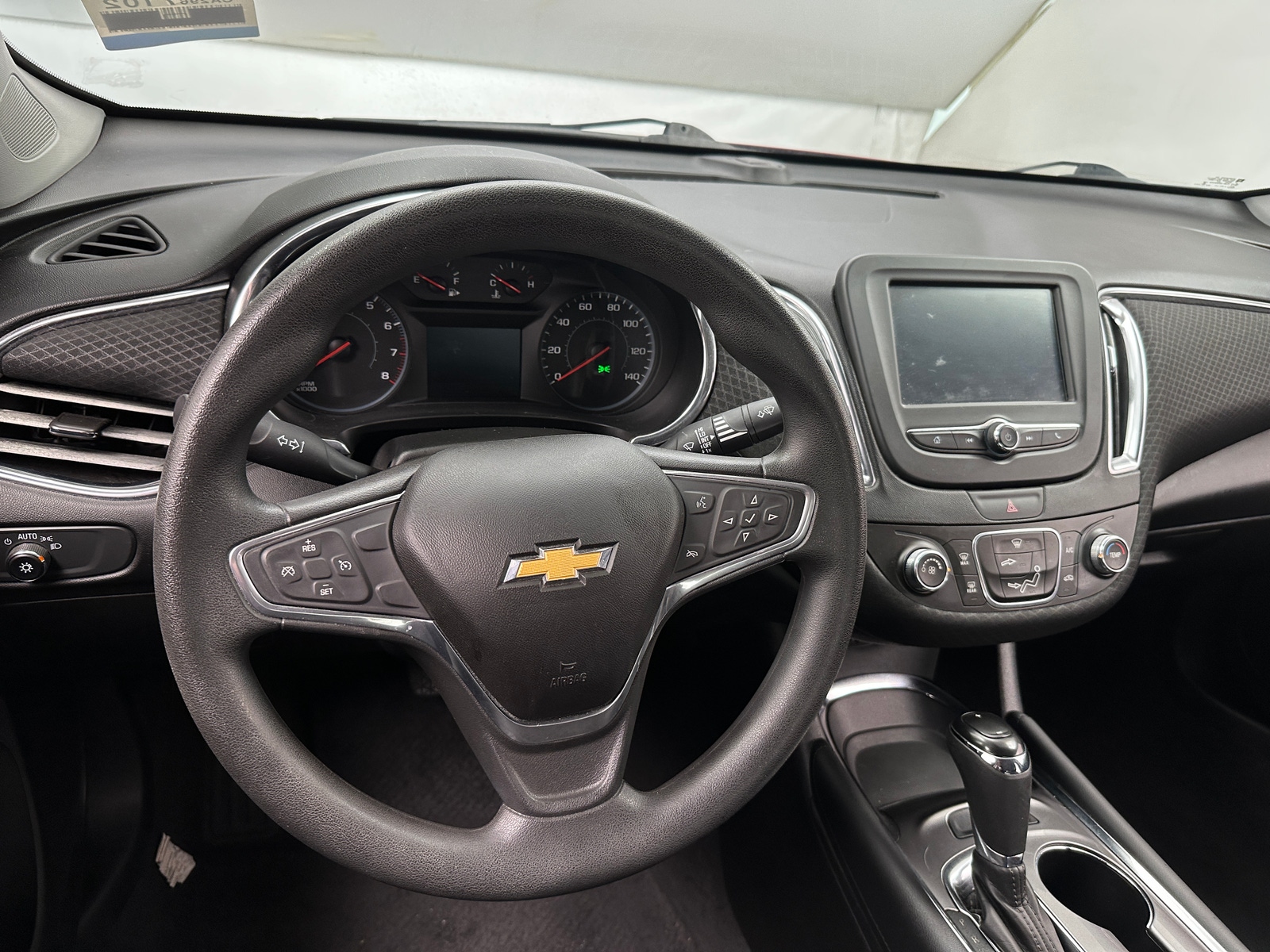 Thumbnail: 2017 Chevrolet Malibu - 5