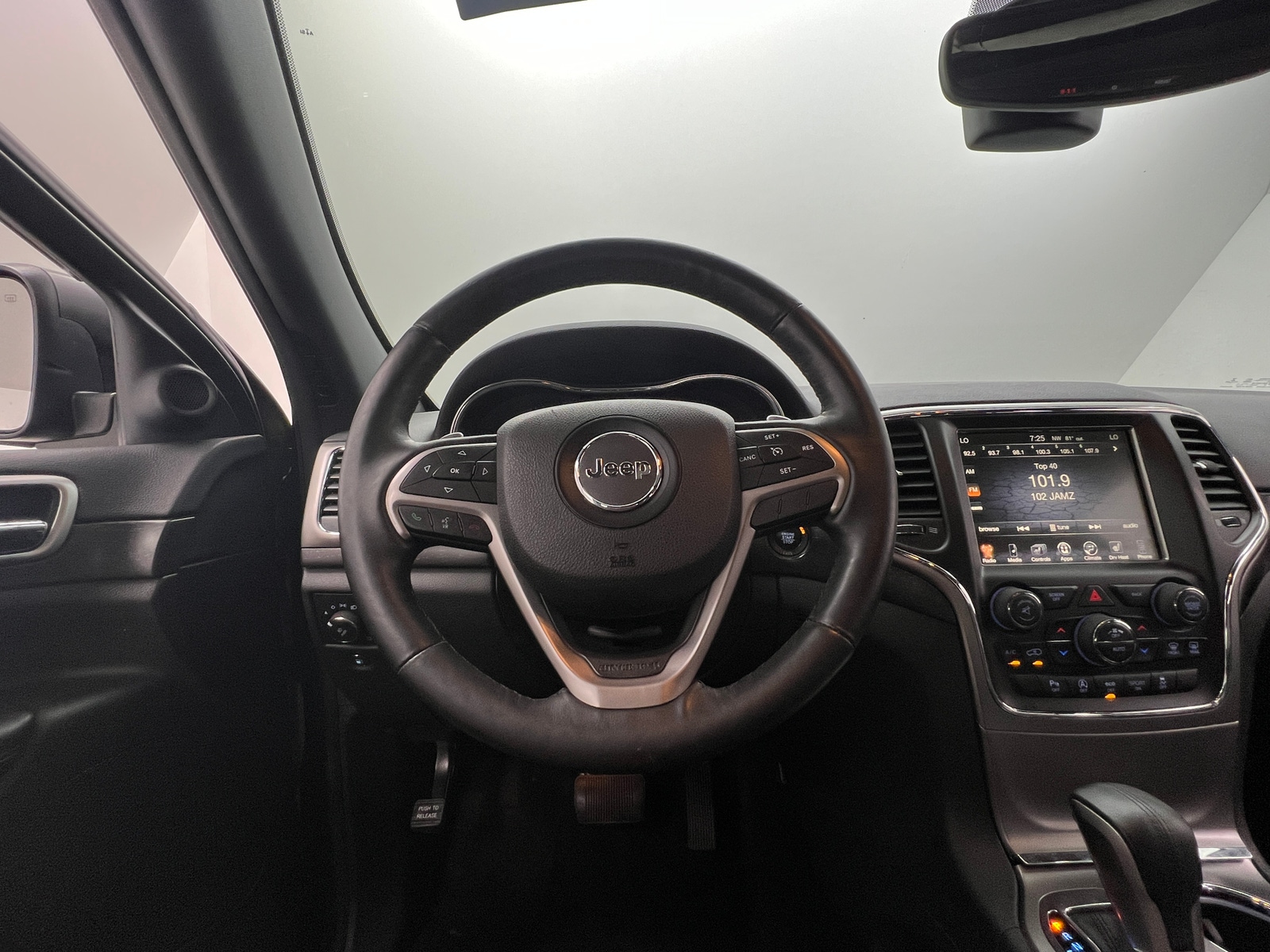 Thumbnail: 2017 Jeep Grand Cherokee - 4