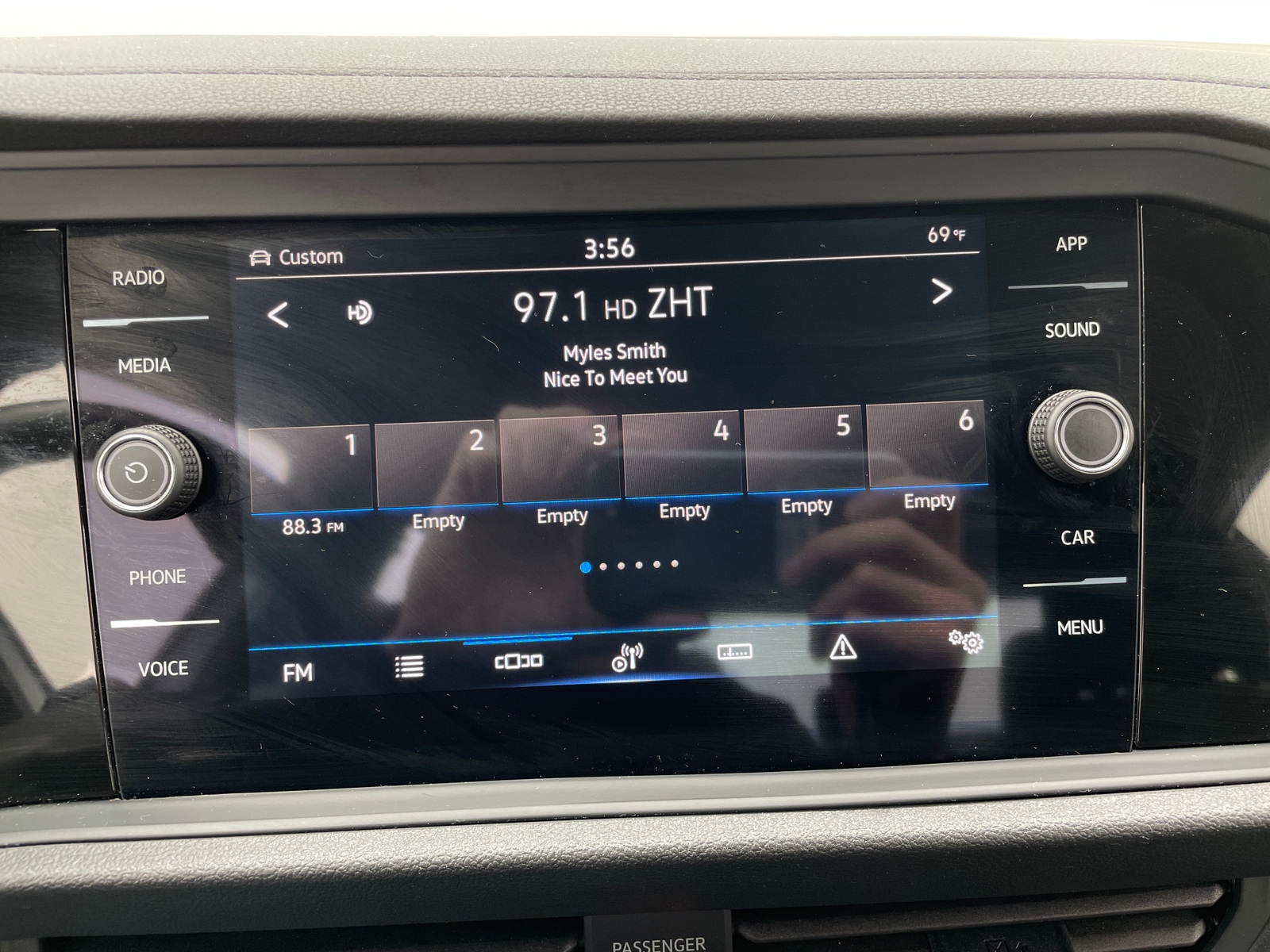 Thumbnail: 2024 Volkswagen Jetta - 4