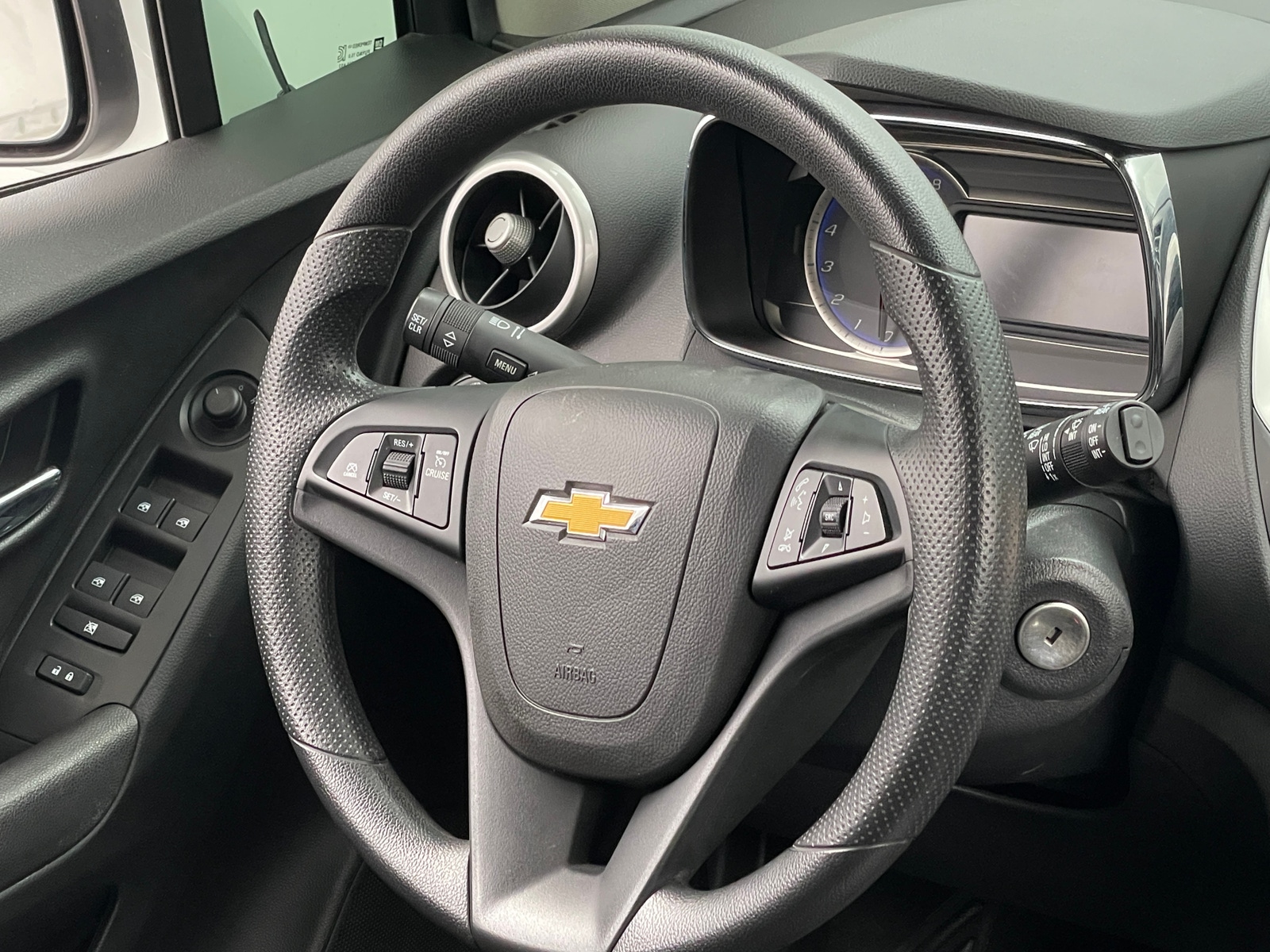 Thumbnail: 2016 Chevrolet Trax - 5