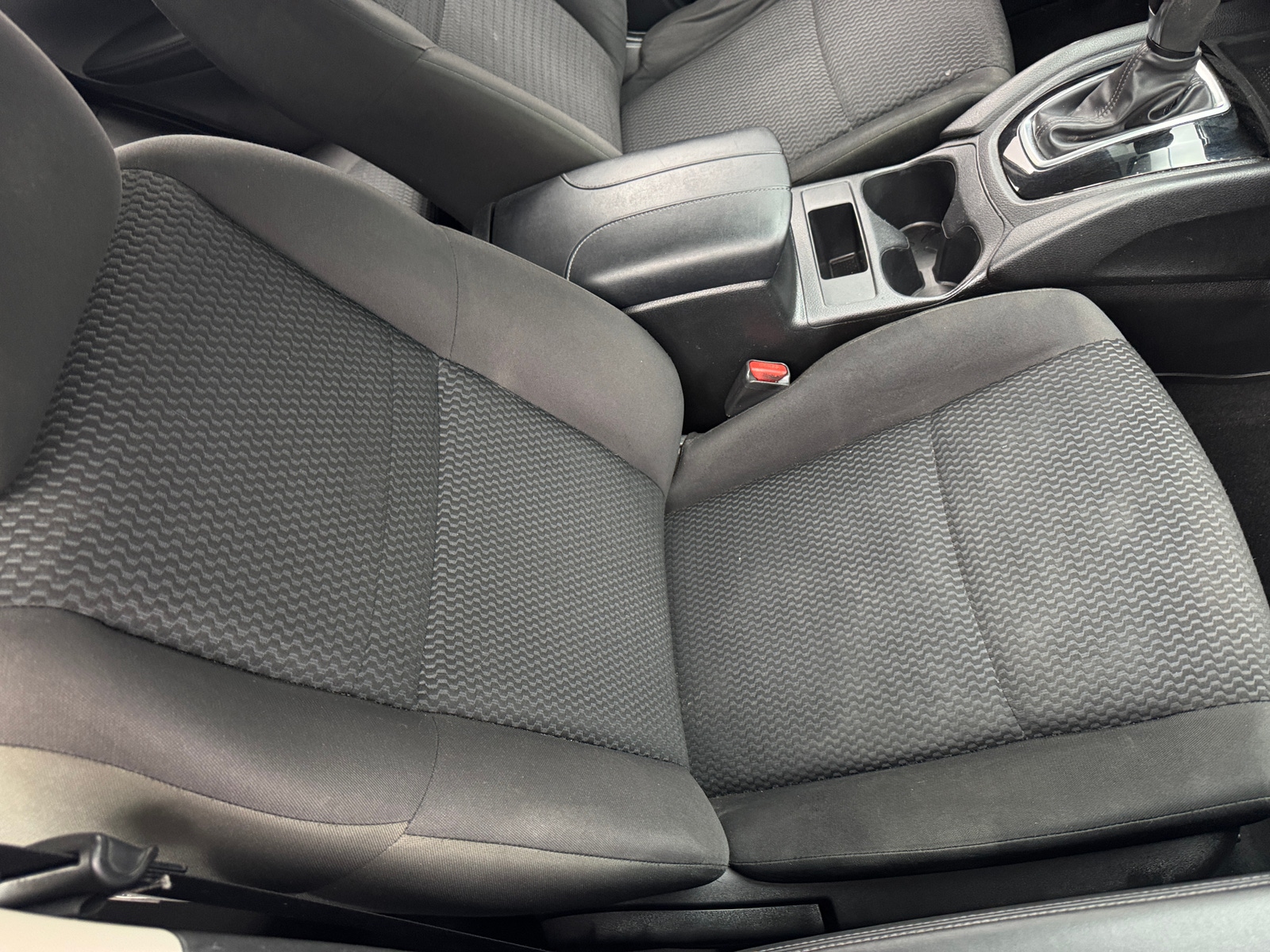 Thumbnail: 2017 Nissan Rogue Sport - 2