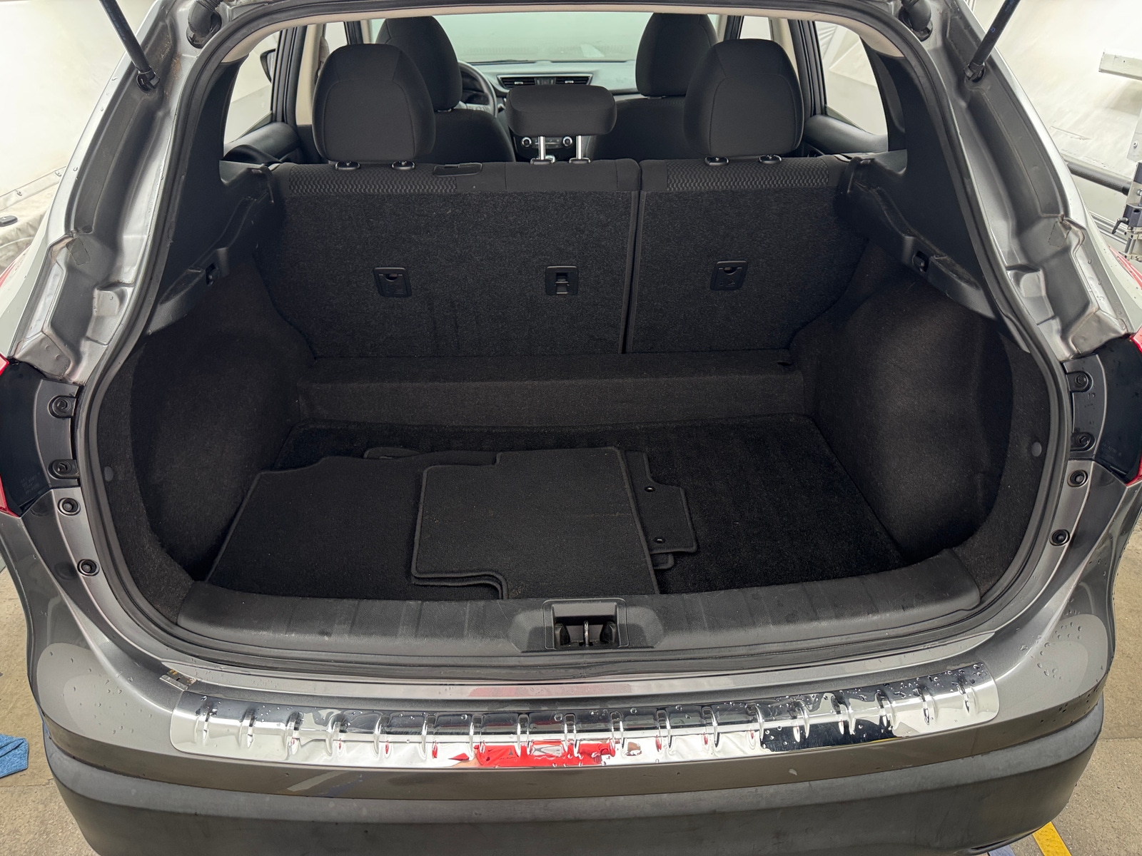 Thumbnail: 2017 Nissan Rogue Sport - 7
