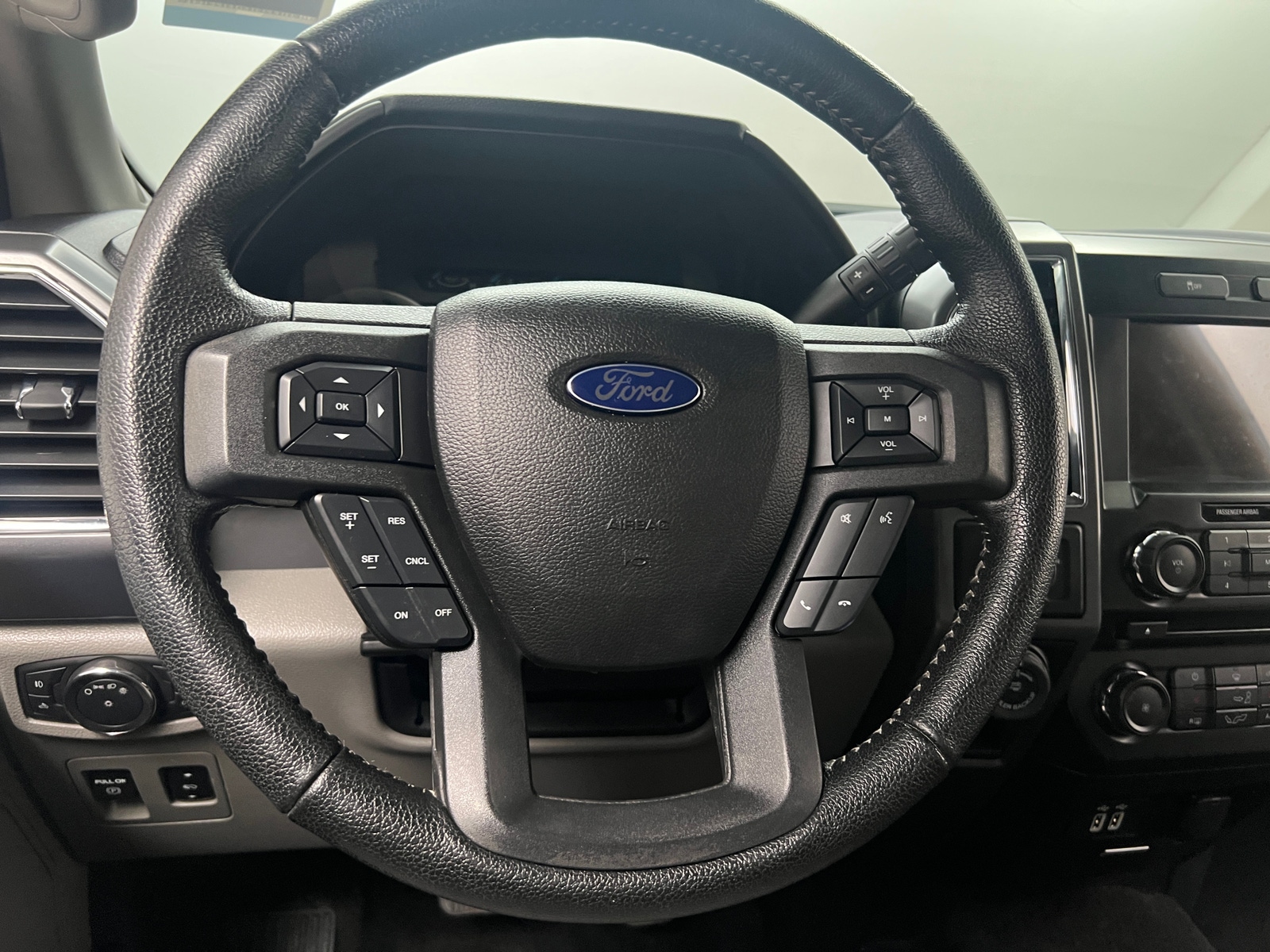 Thumbnail: 2016 Ford Econoline - 5