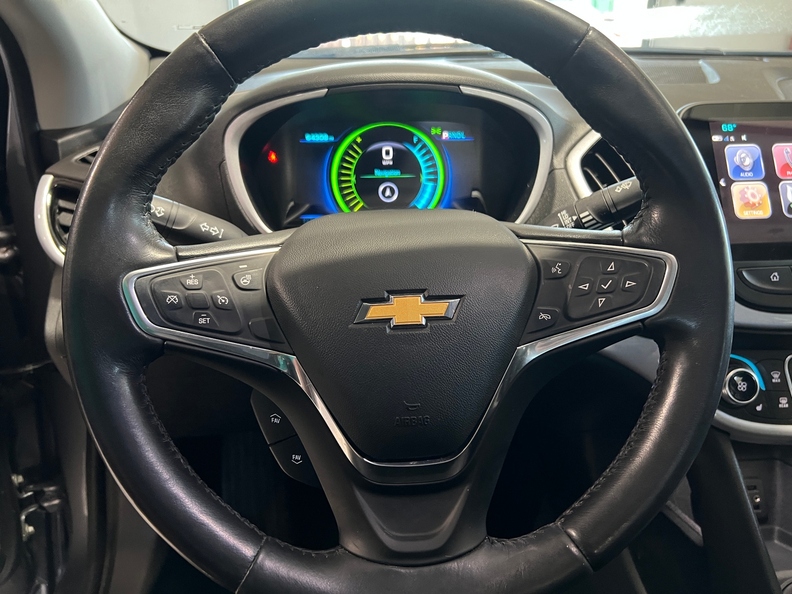 Thumbnail: 2018 Chevrolet Volt - 4