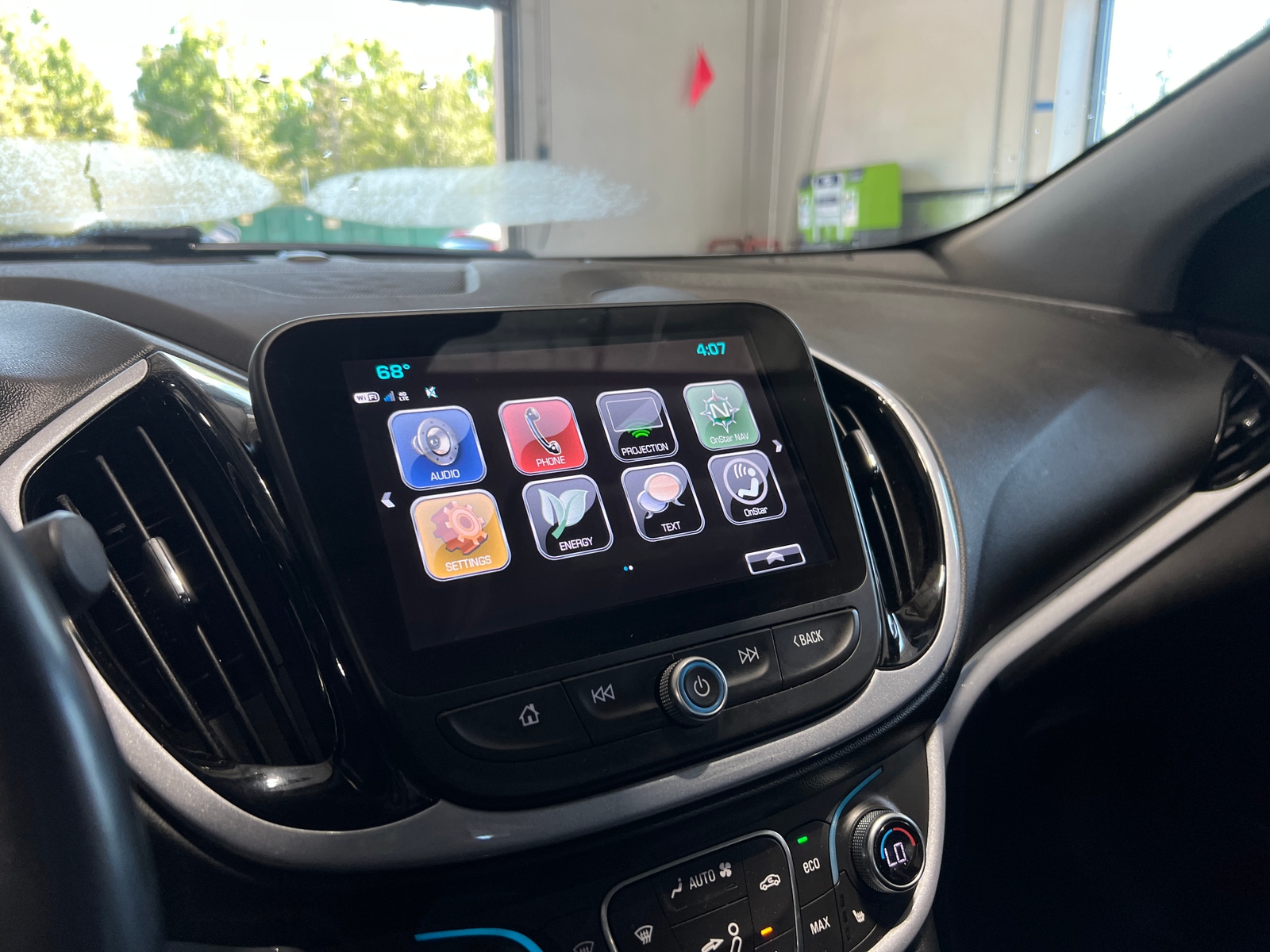 Thumbnail: 2018 Chevrolet Volt - 3