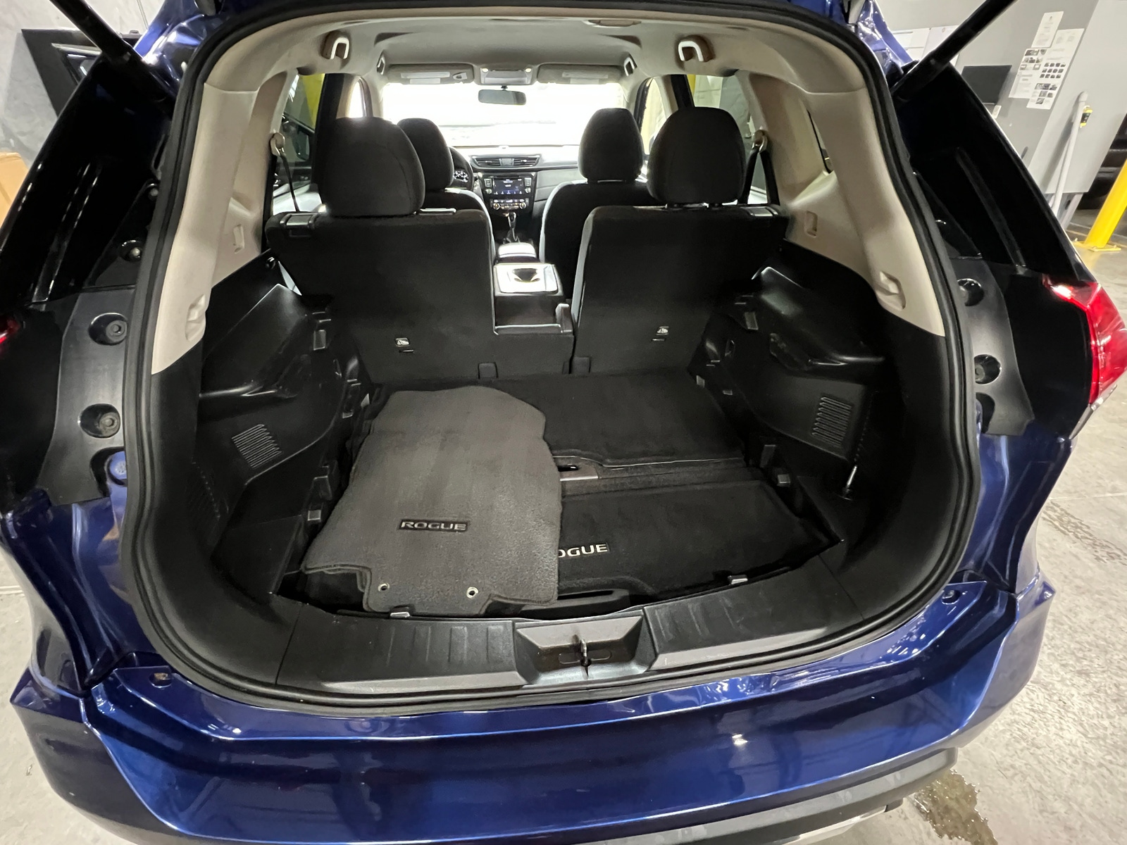 Thumbnail: 2018 Nissan Rogue - 7