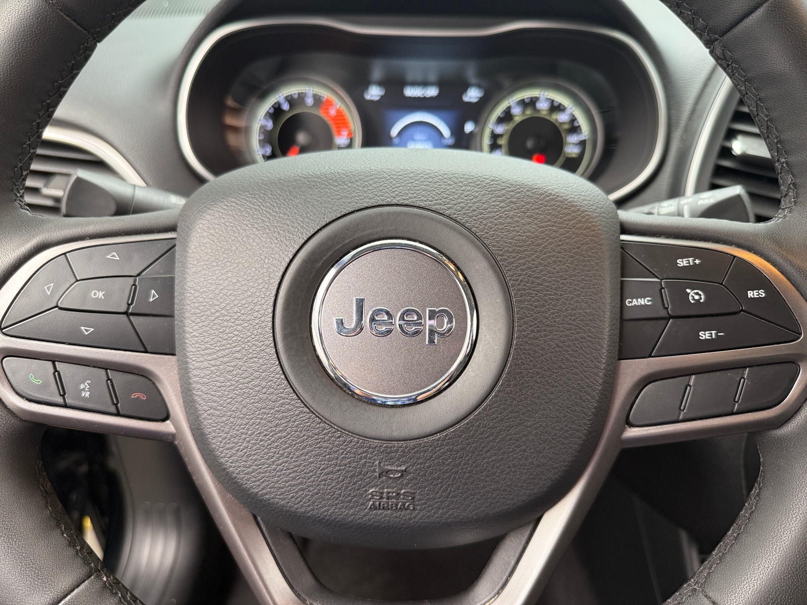 Thumbnail: 2022 Jeep Cherokee - 4