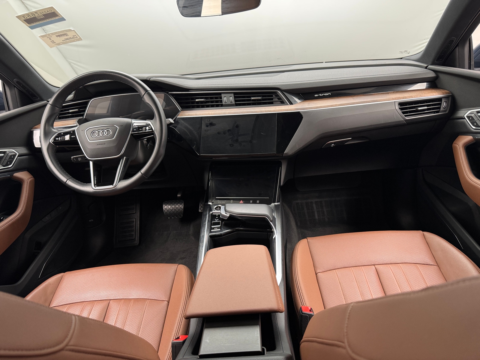 Thumbnail: 2022 Audi e-tron S - 2
