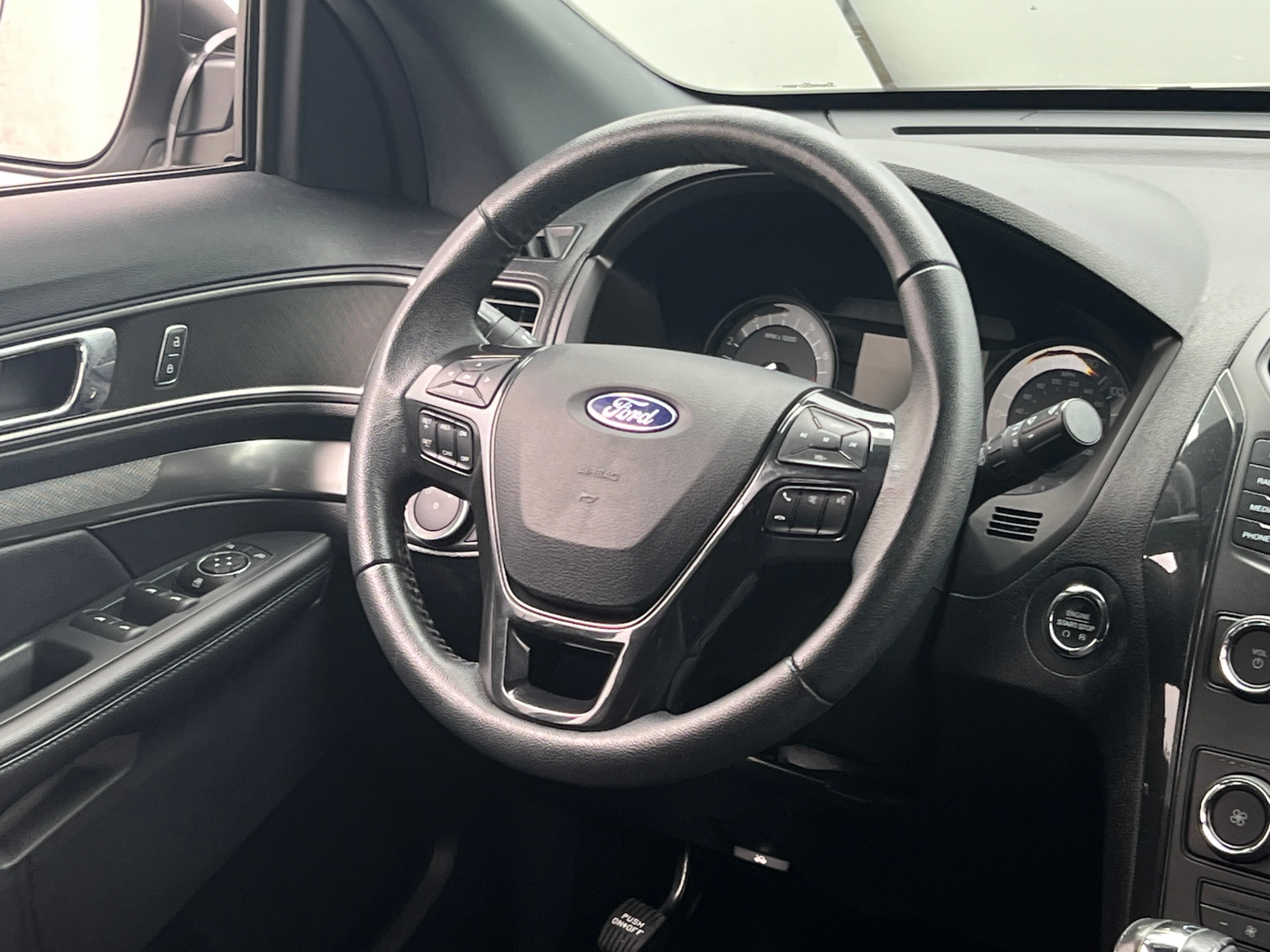 Thumbnail: 2018 Ford Explorer - 5