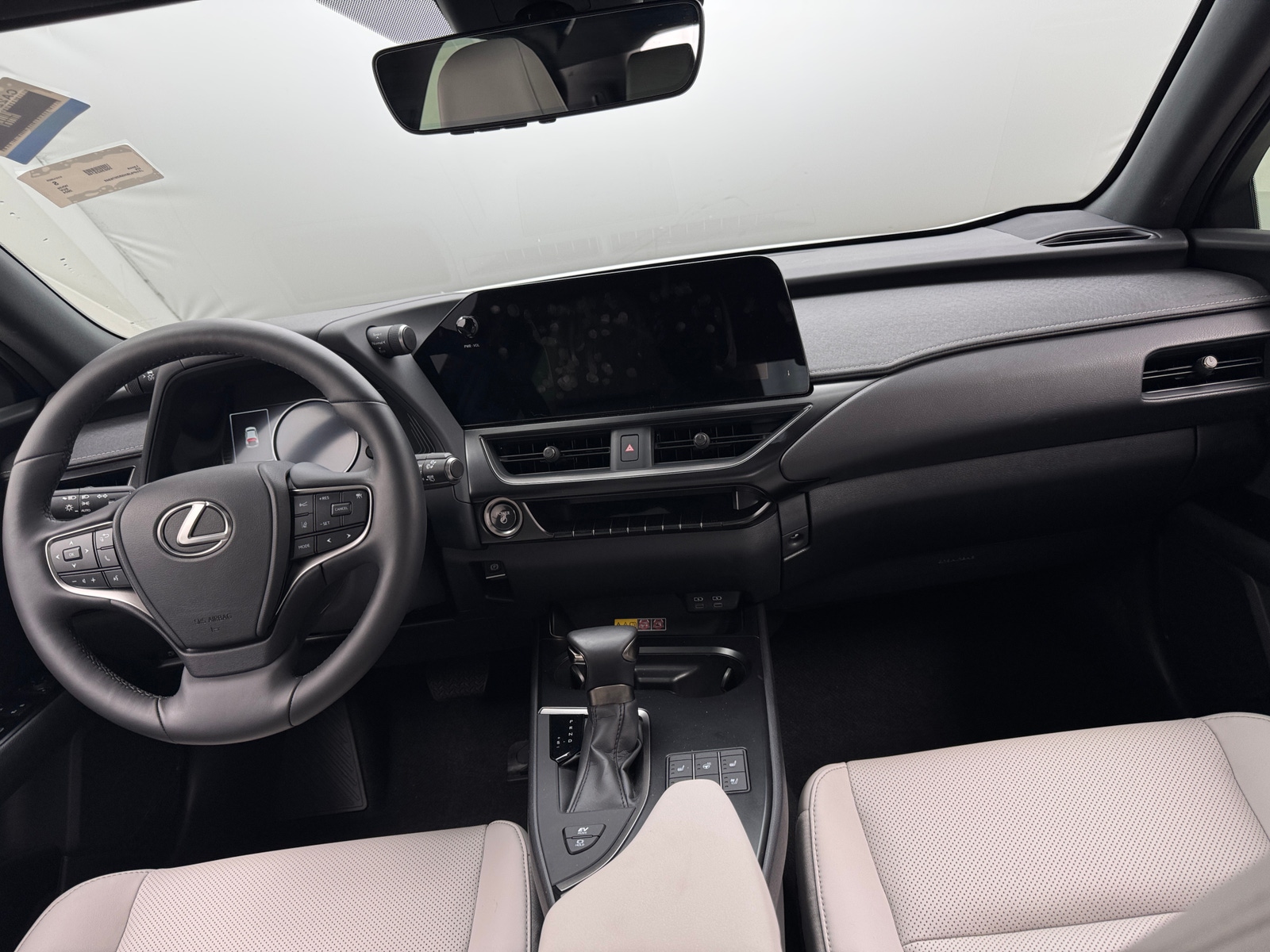 Thumbnail: 2024 Lexus UX - 2