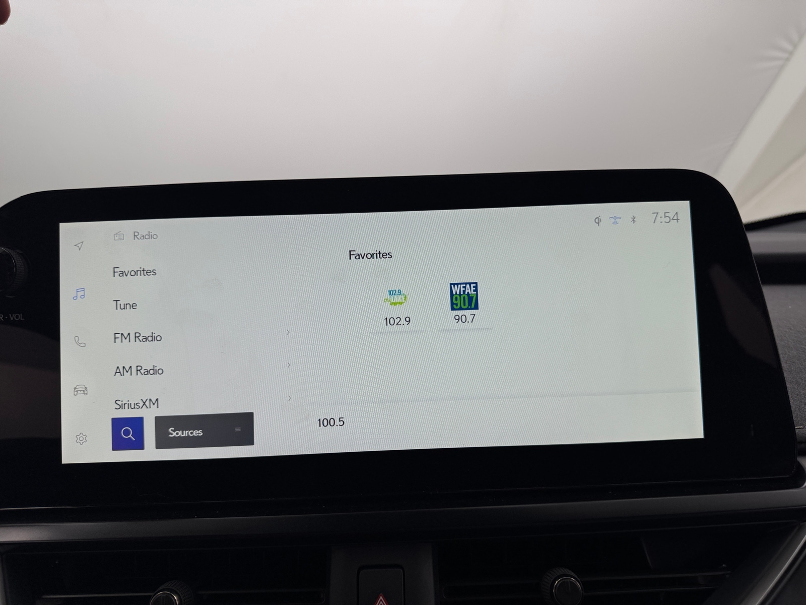 Thumbnail: 2024 Lexus UX - 3