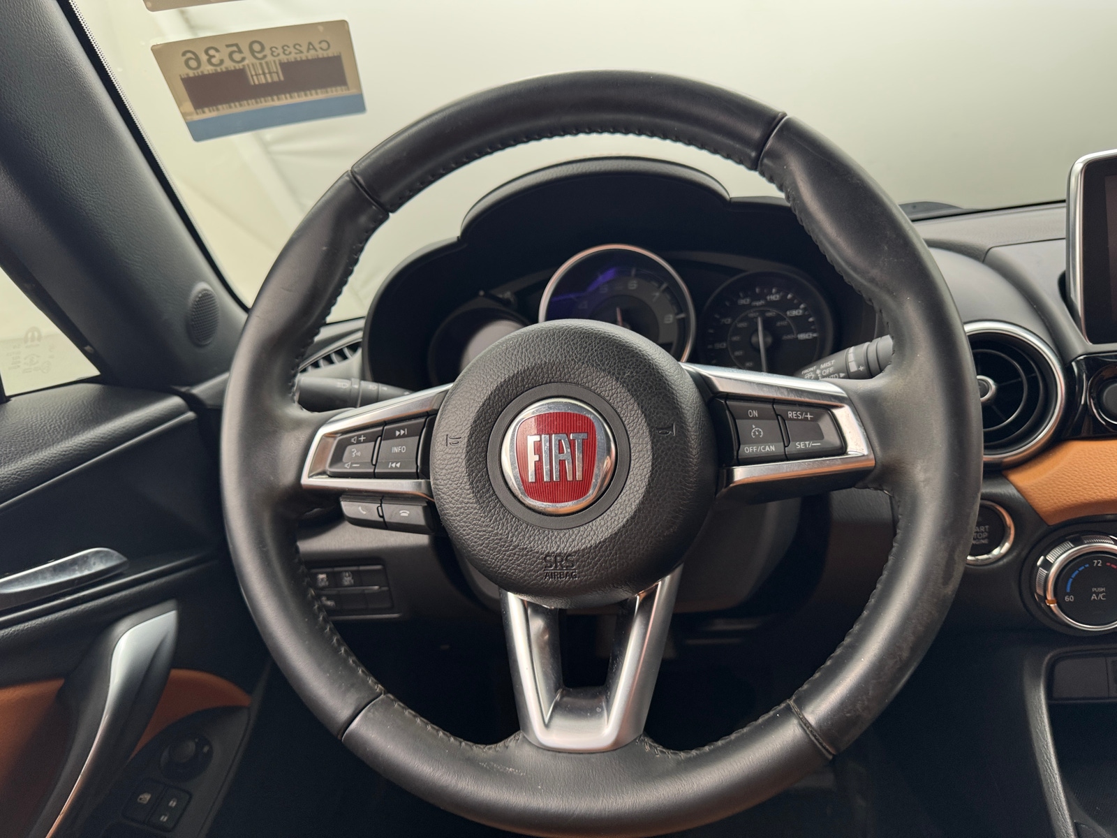 Thumbnail: 2017 Fiat 124 Spider - 4