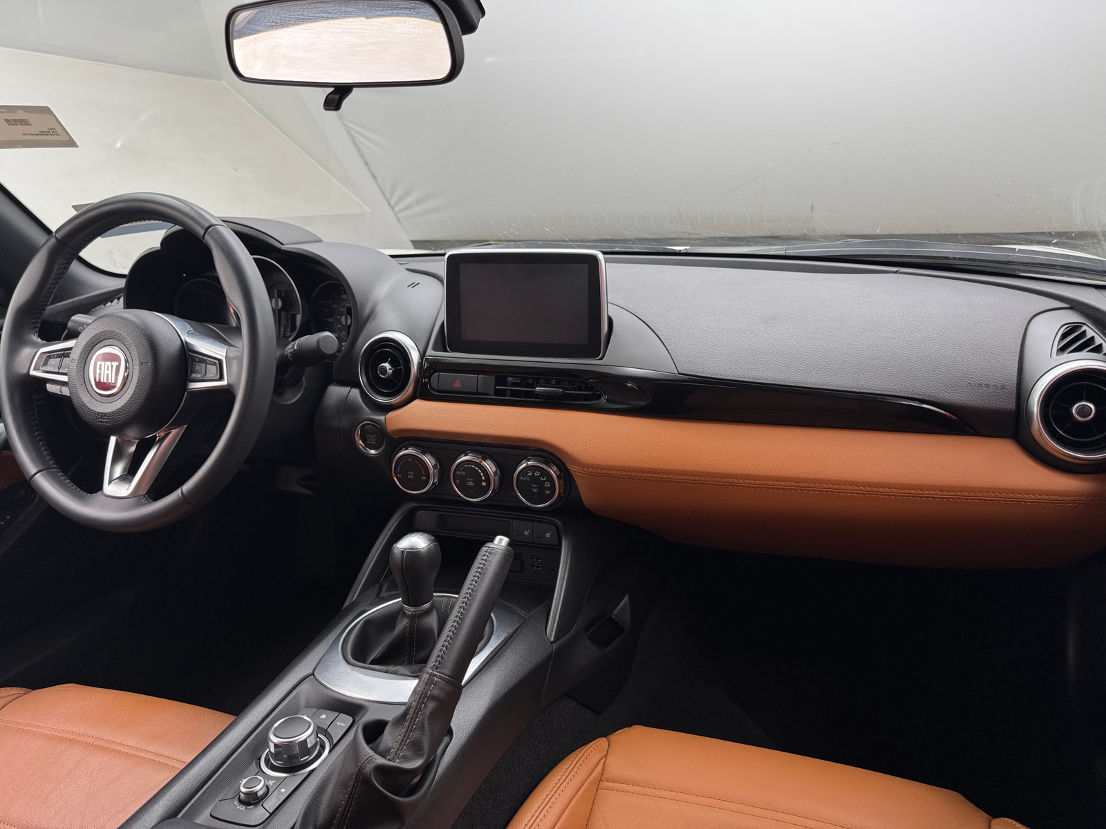 Thumbnail: 2017 Fiat 124 Spider - 3