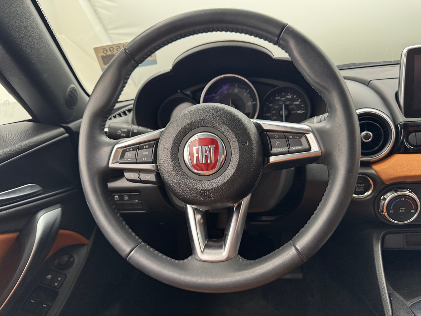 Thumbnail: 2017 Fiat 124 Spider - 5