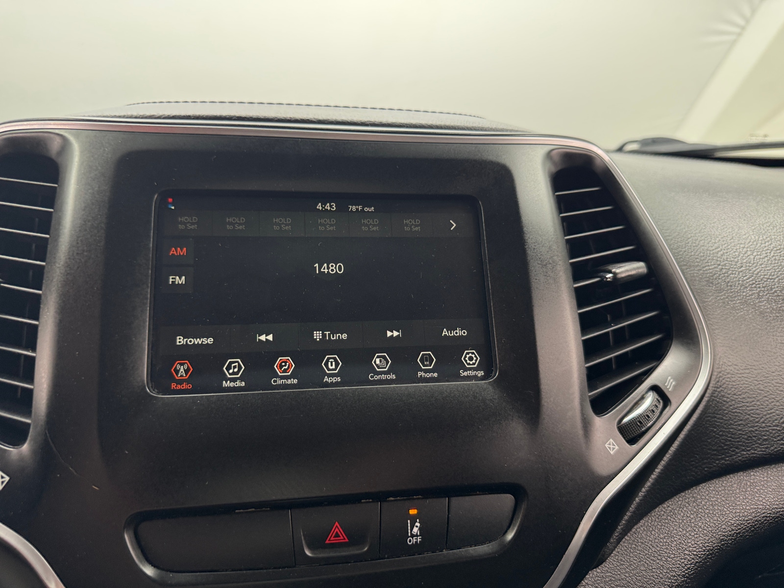 Thumbnail: 2021 Jeep Cherokee - 4