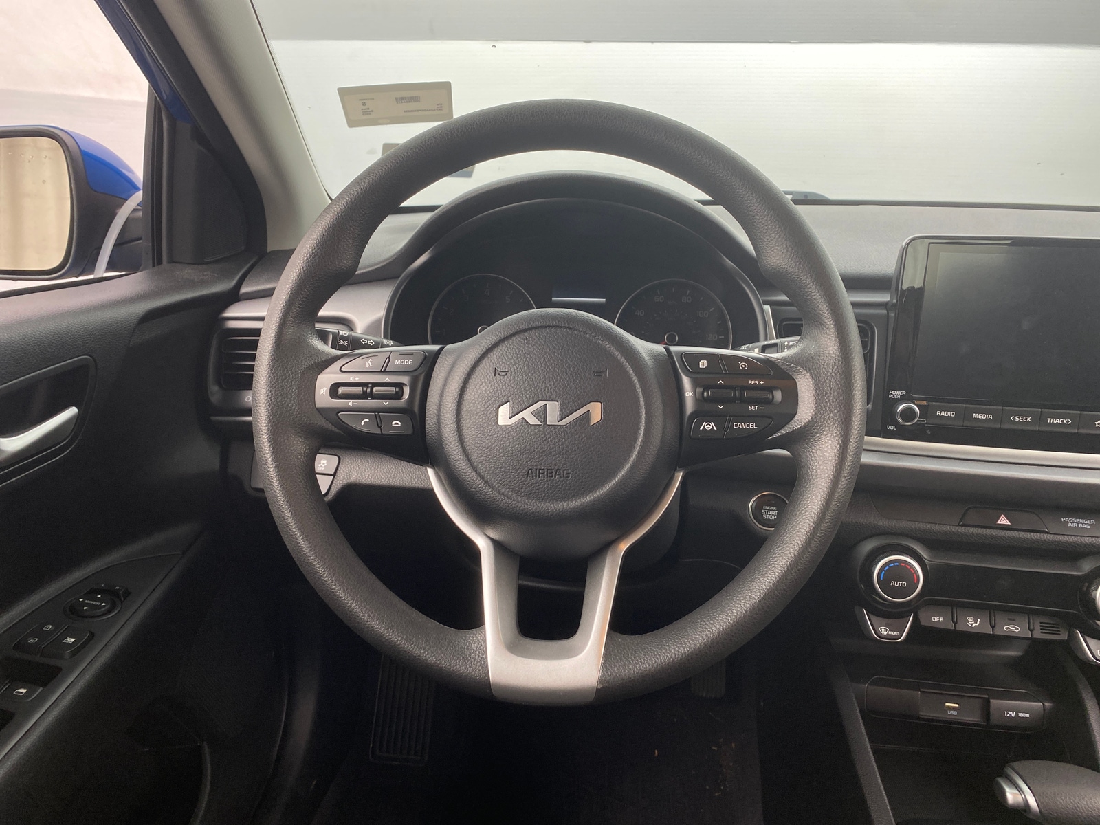 Thumbnail: 2023 Kia Rio - 5