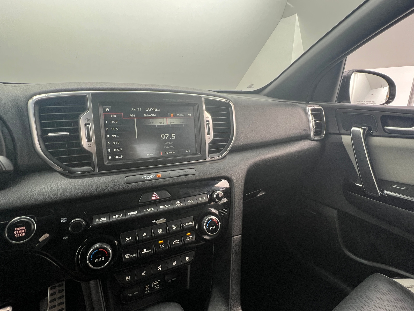 Thumbnail: 2017 Kia Sportage - 3