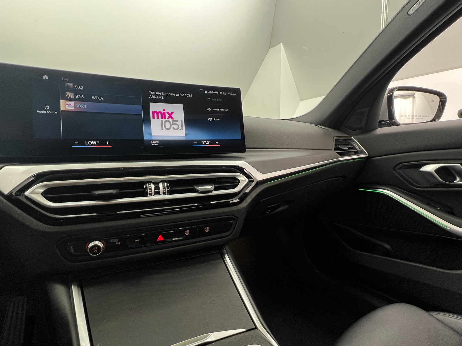 Thumbnail: 2024 BMW 3 Series - 3