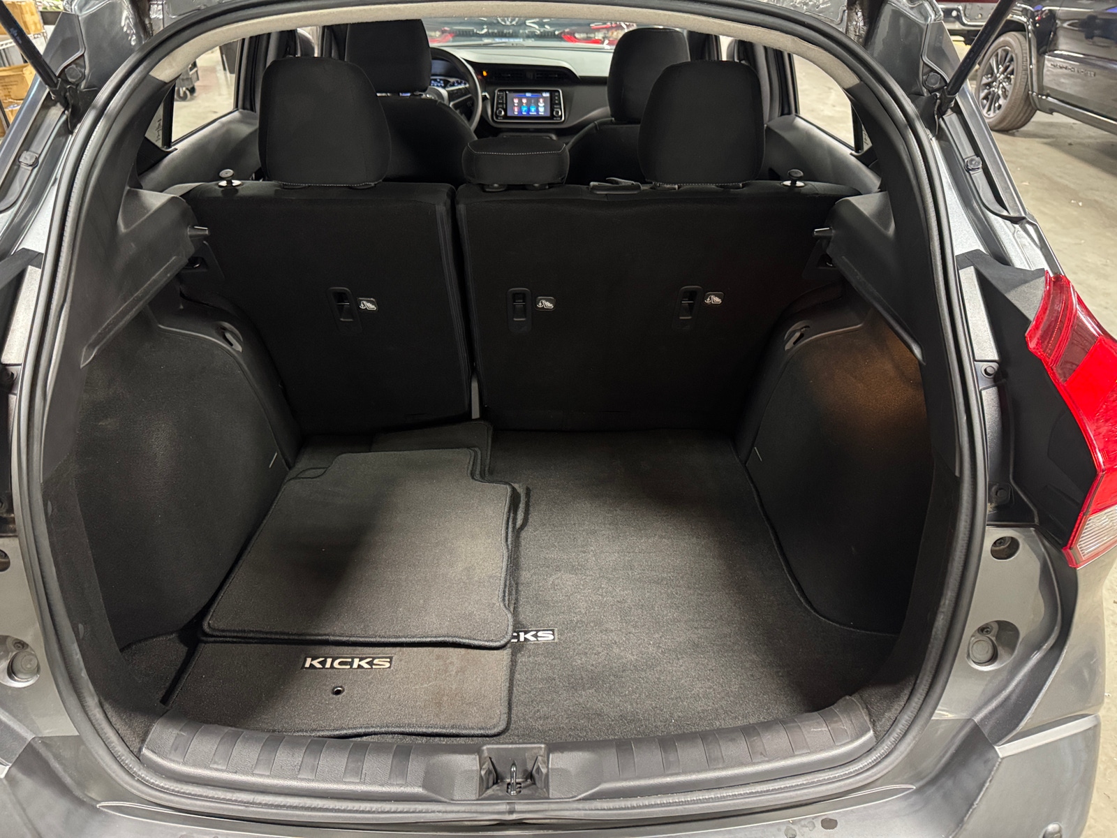 Thumbnail: 2020 Nissan Kicks - 7