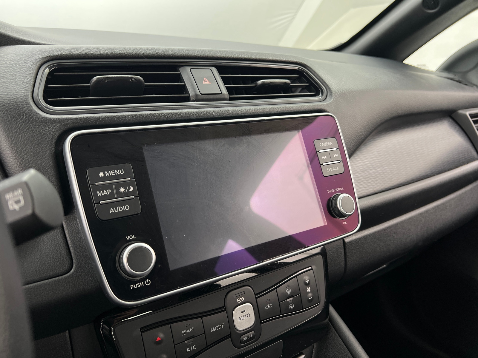 Thumbnail: 2021 Nissan Leaf - 4