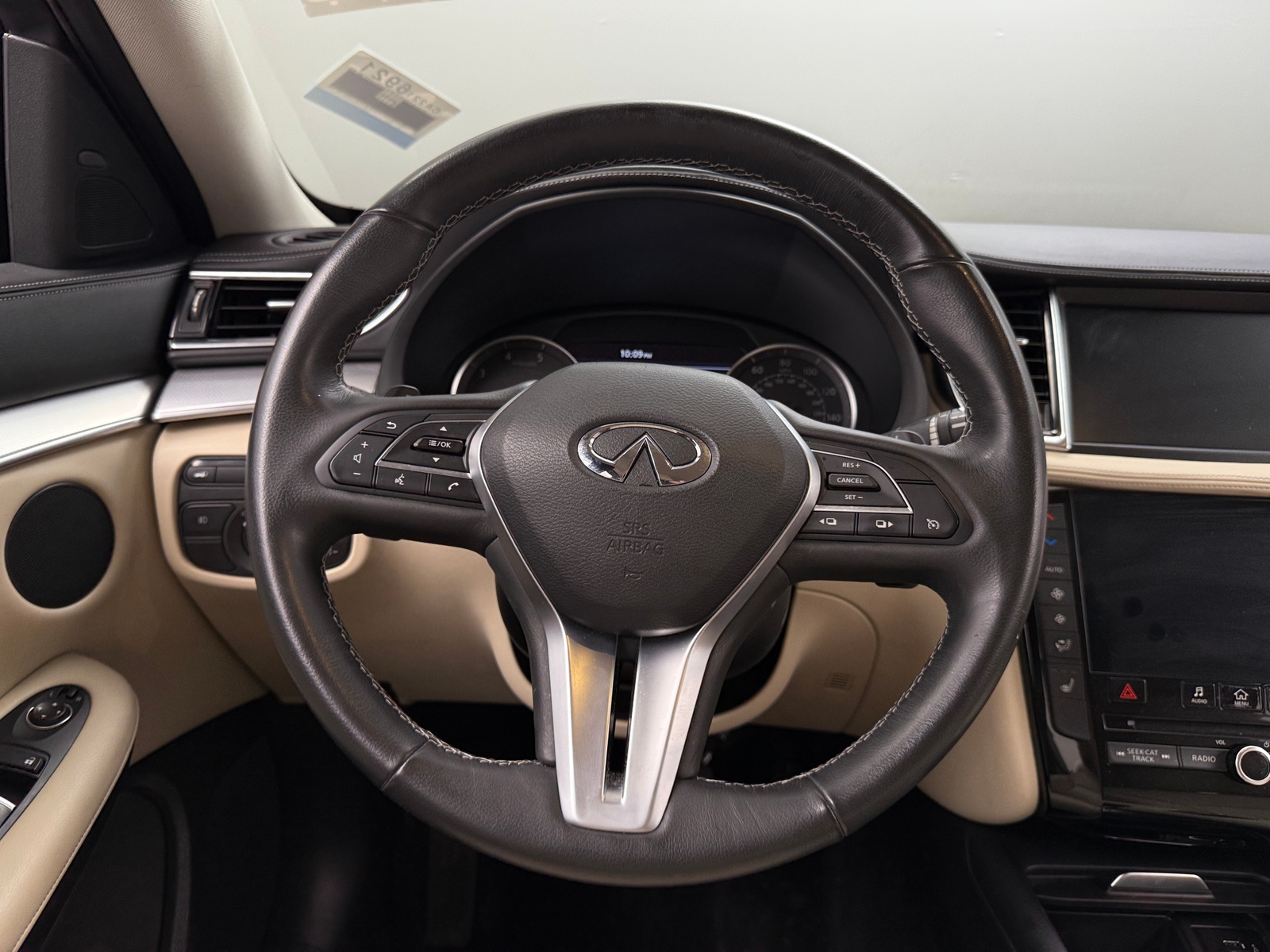 Thumbnail: 2019 INFINITI QX50 - 4