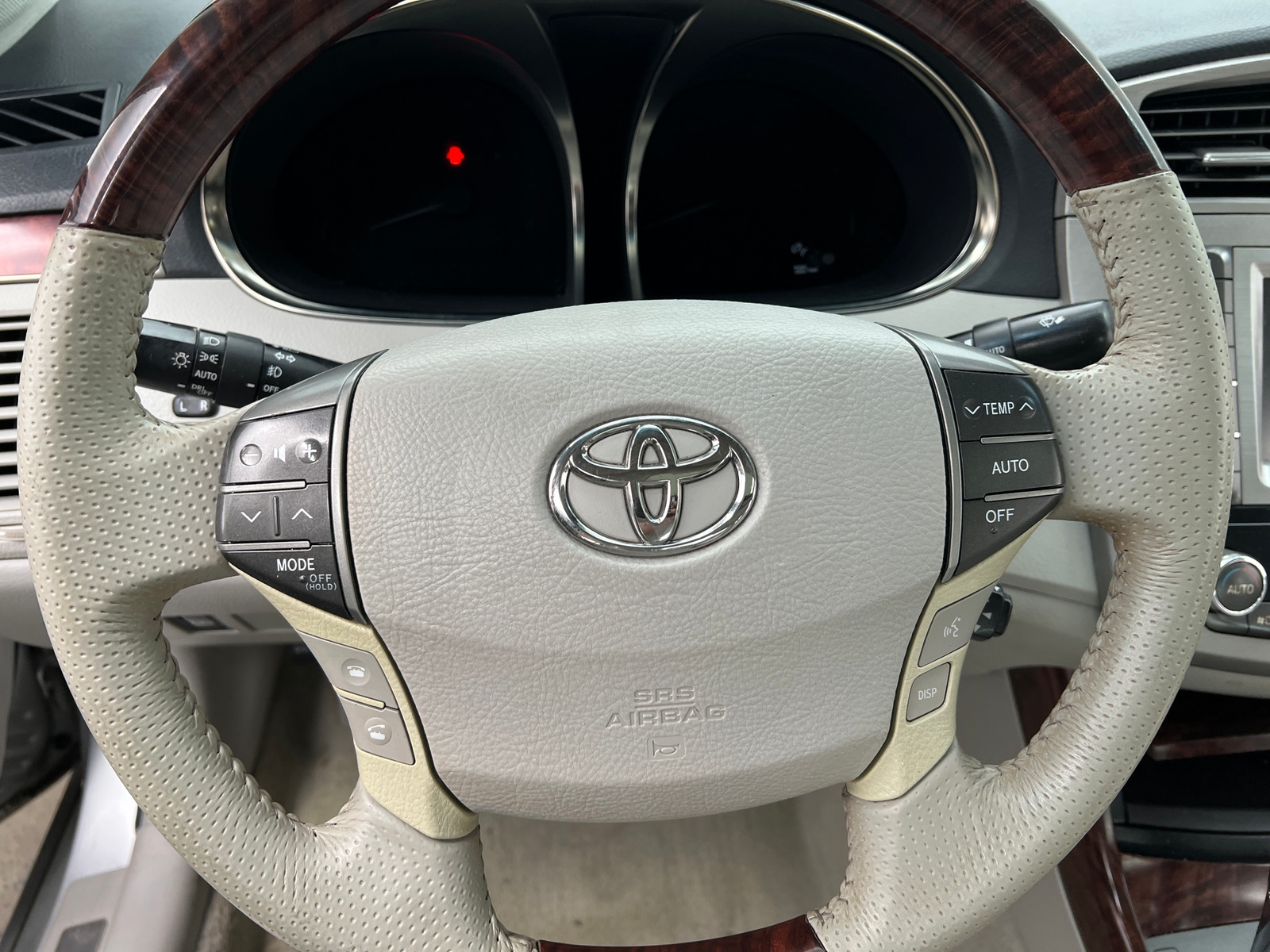 Thumbnail: 2012 Toyota Avalon - 4