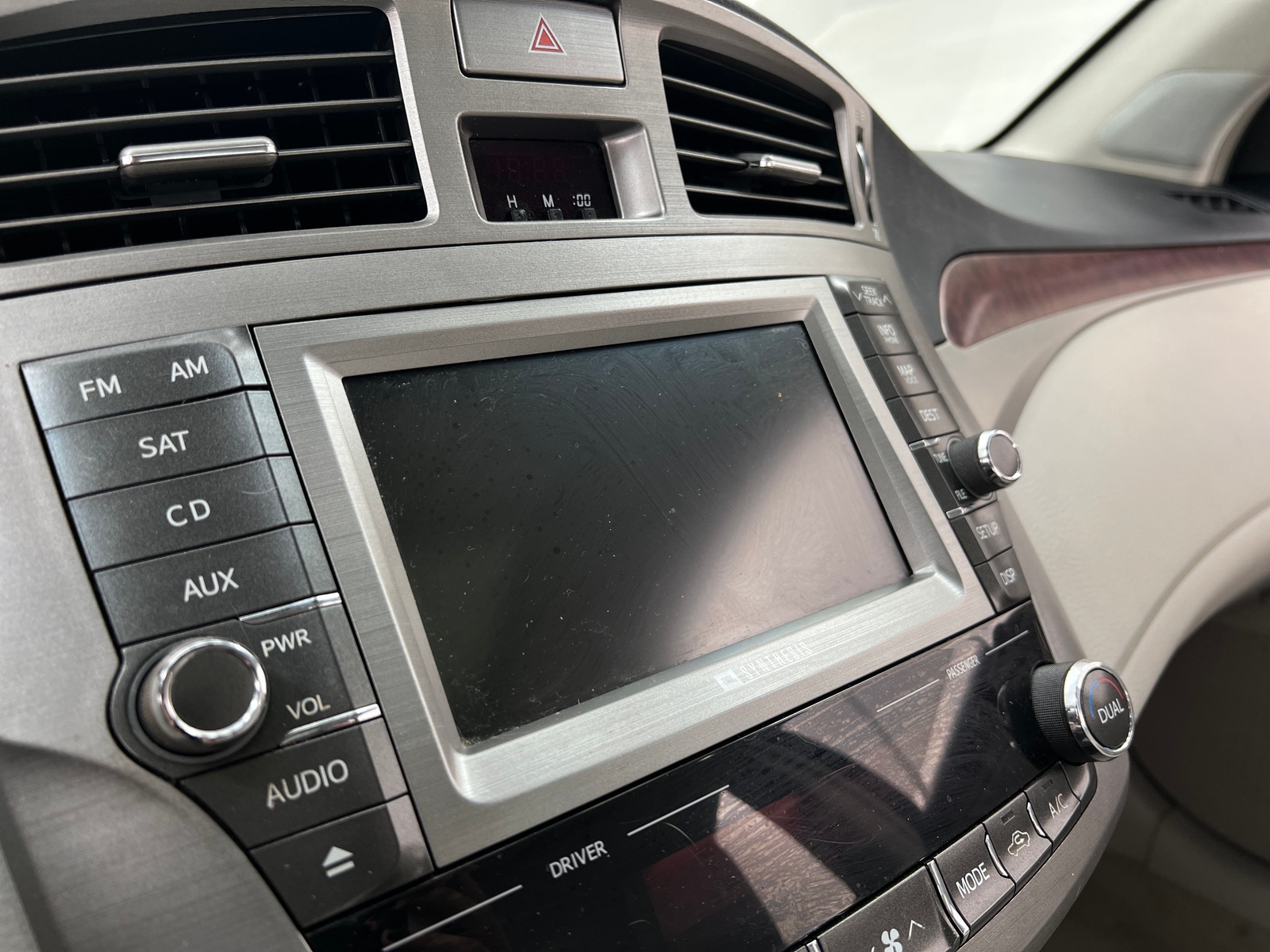 Thumbnail: 2012 Toyota Avalon - 3