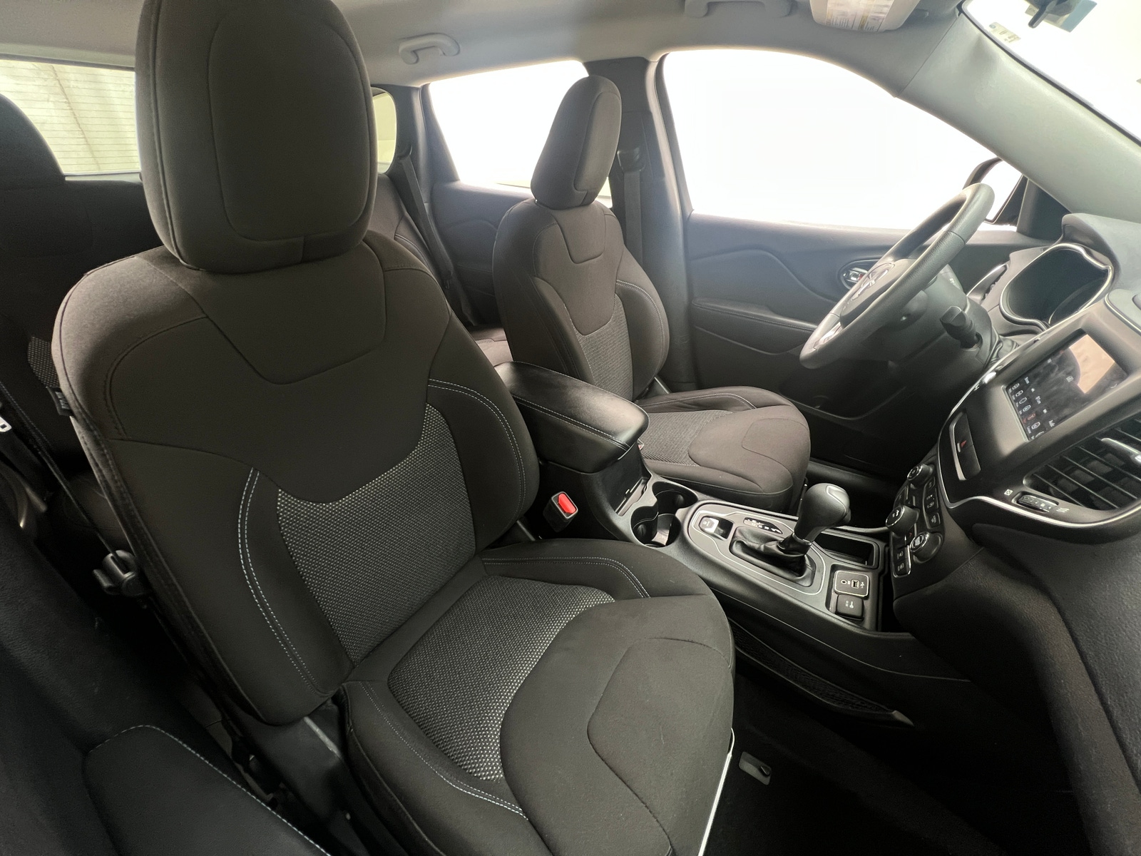 Thumbnail: 2020 Jeep Cherokee - 2