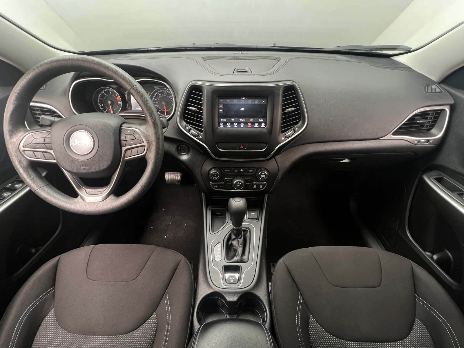 Thumbnail: 2020 Jeep Cherokee - 3