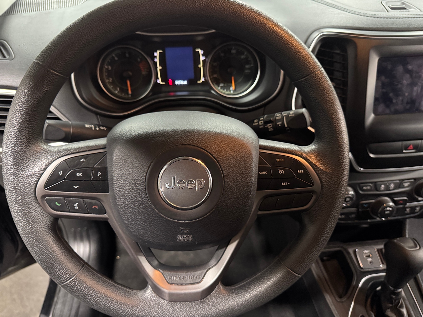Thumbnail: 2020 Jeep Cherokee - 5
