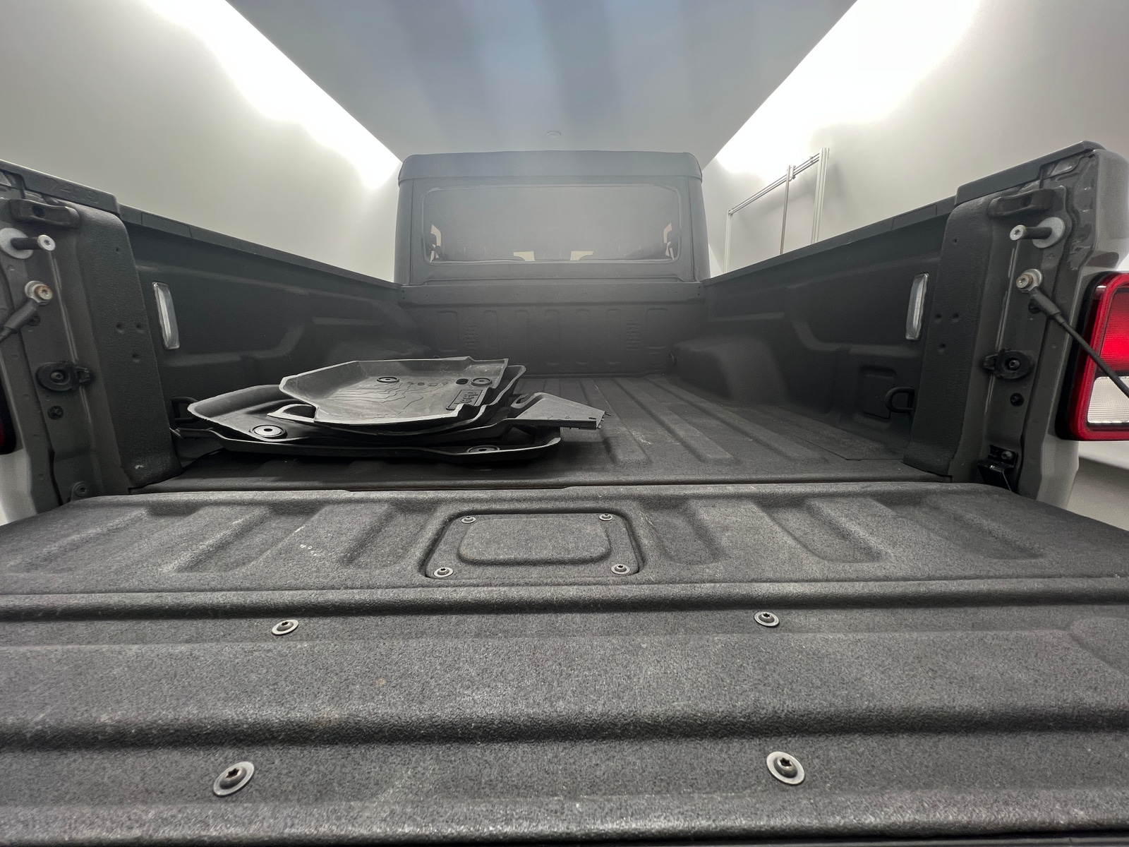 Thumbnail: 2021 Jeep Gladiator - 7
