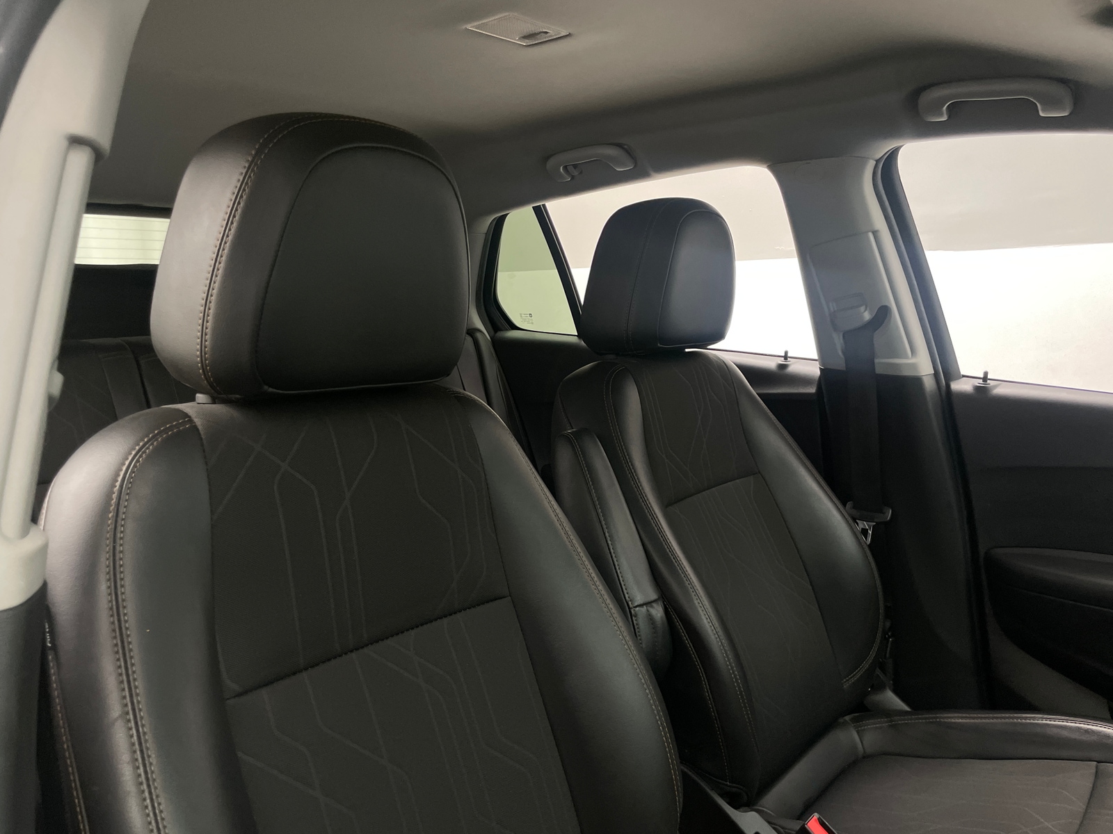 Thumbnail: 2017 Chevrolet Trax - 2