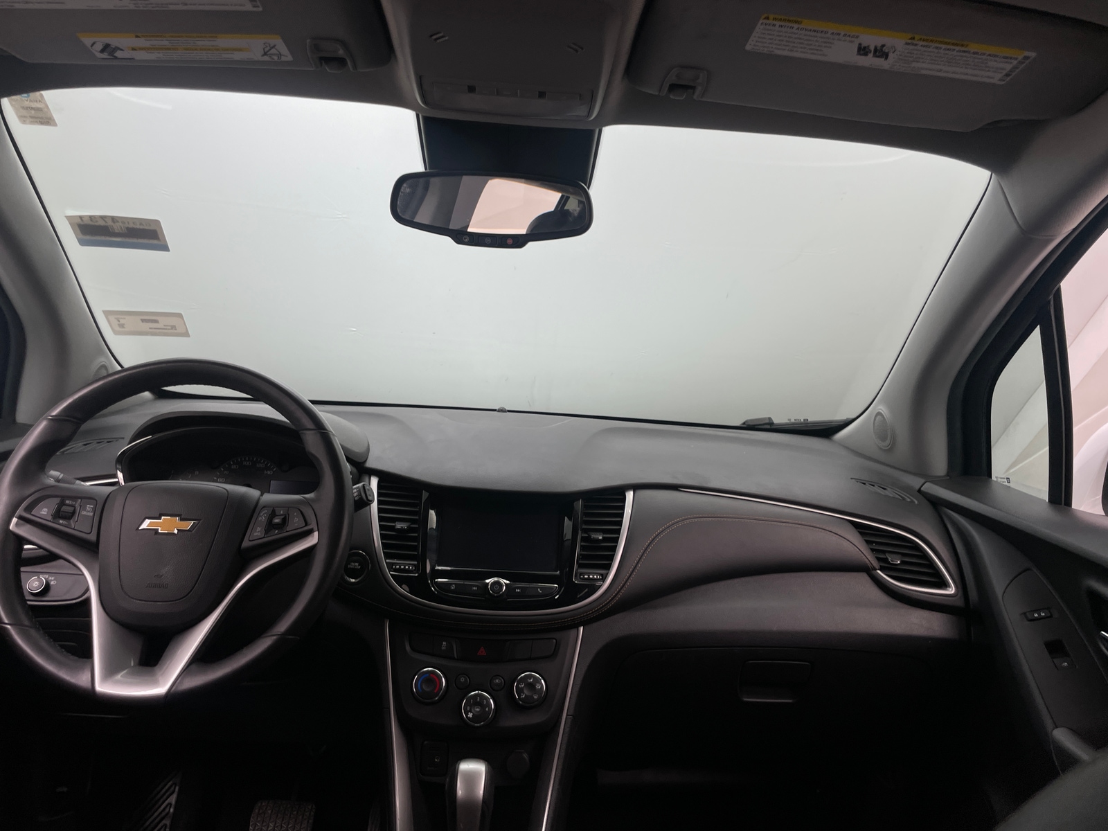 Thumbnail: 2017 Chevrolet Trax - 3