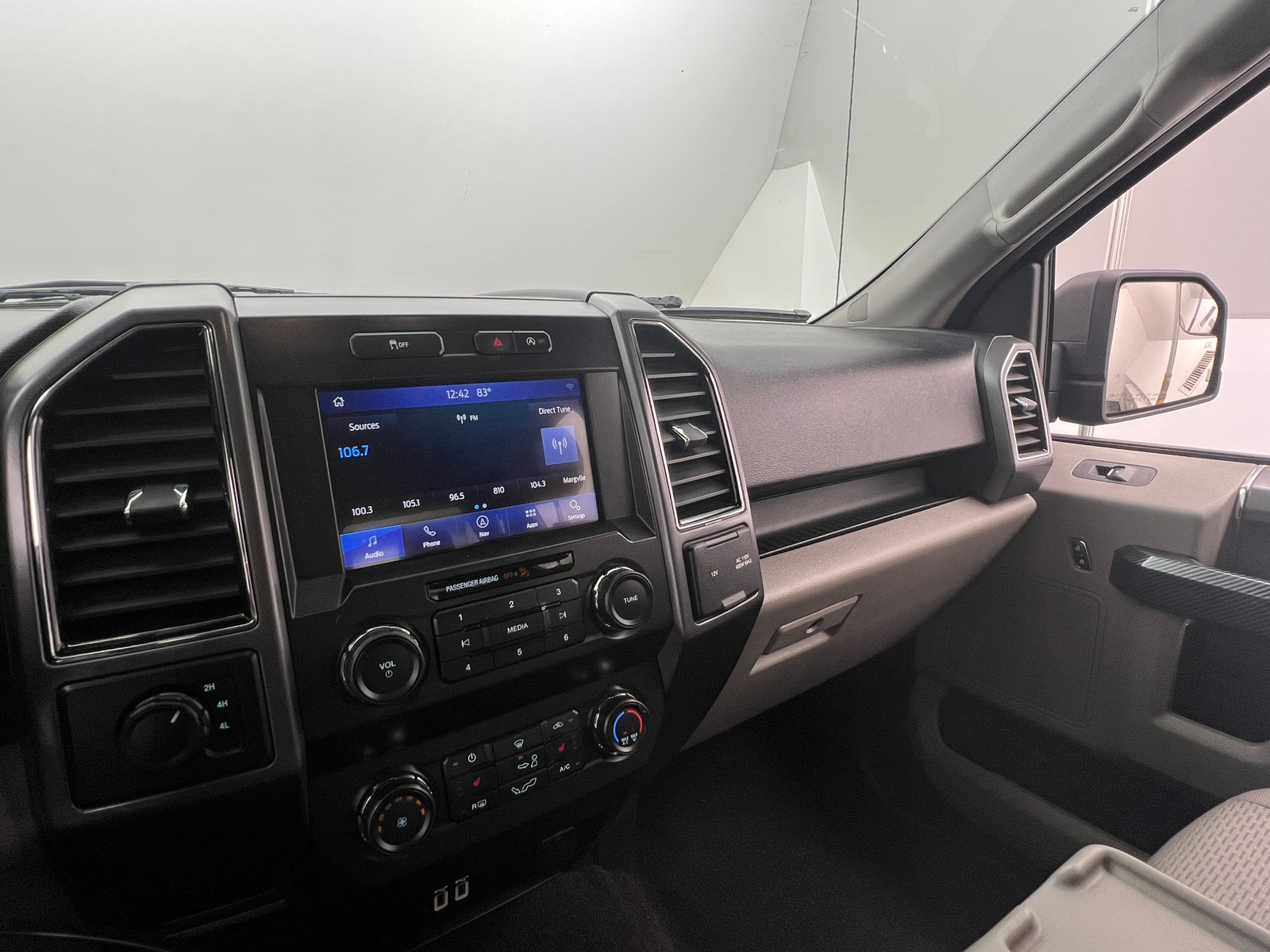 Thumbnail: 2019 Ford Econoline - 4