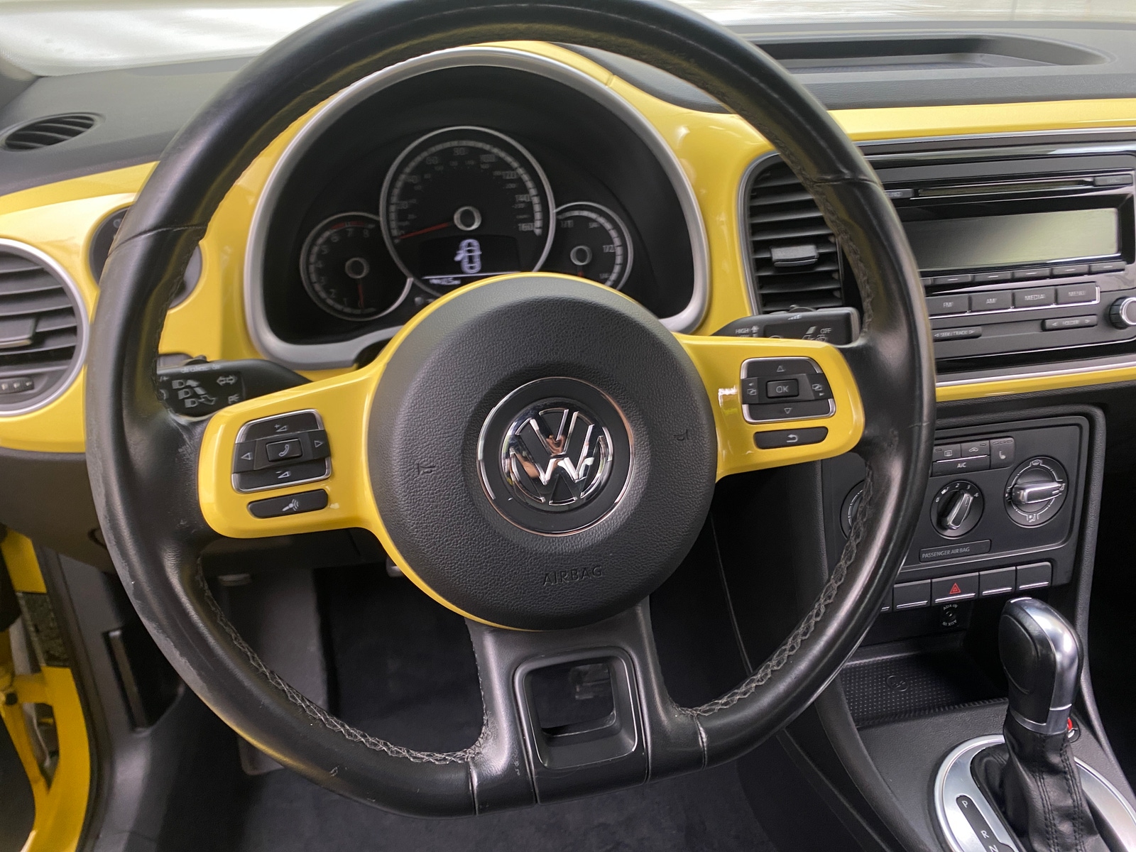 Thumbnail: 2014 Volkswagen Beetle - 5