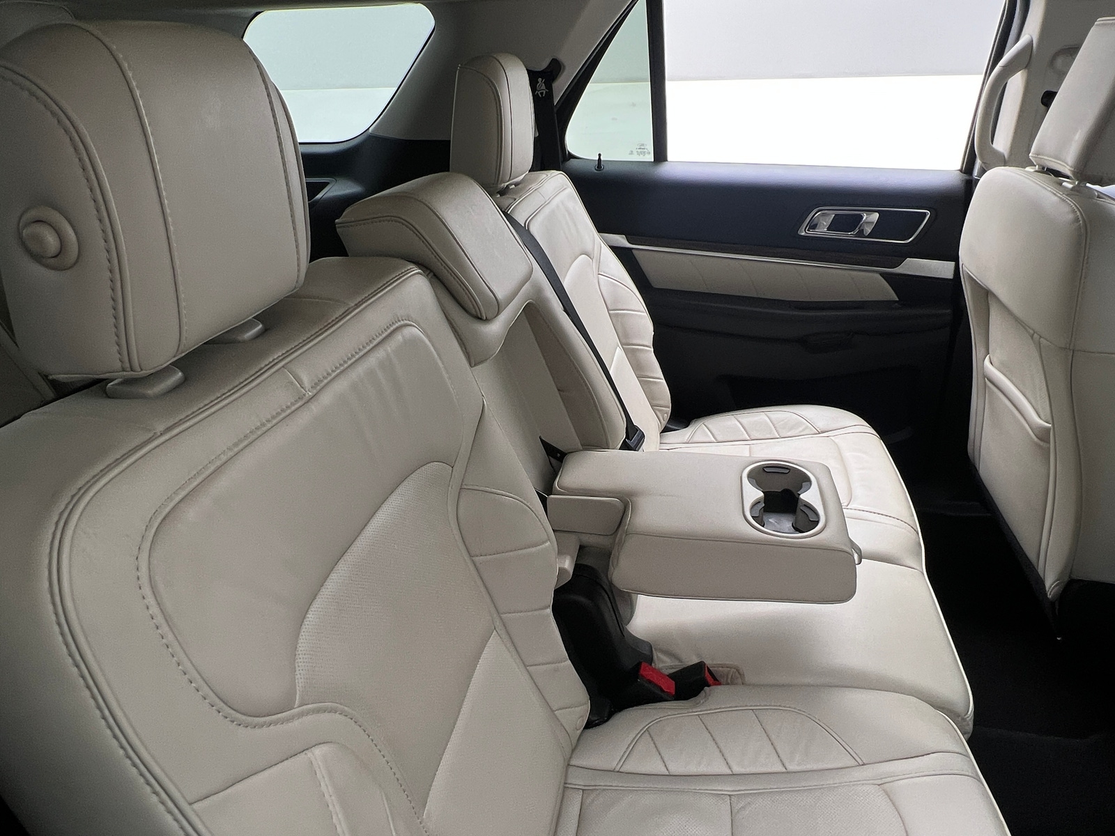 Thumbnail: 2019 Ford Explorer - 5