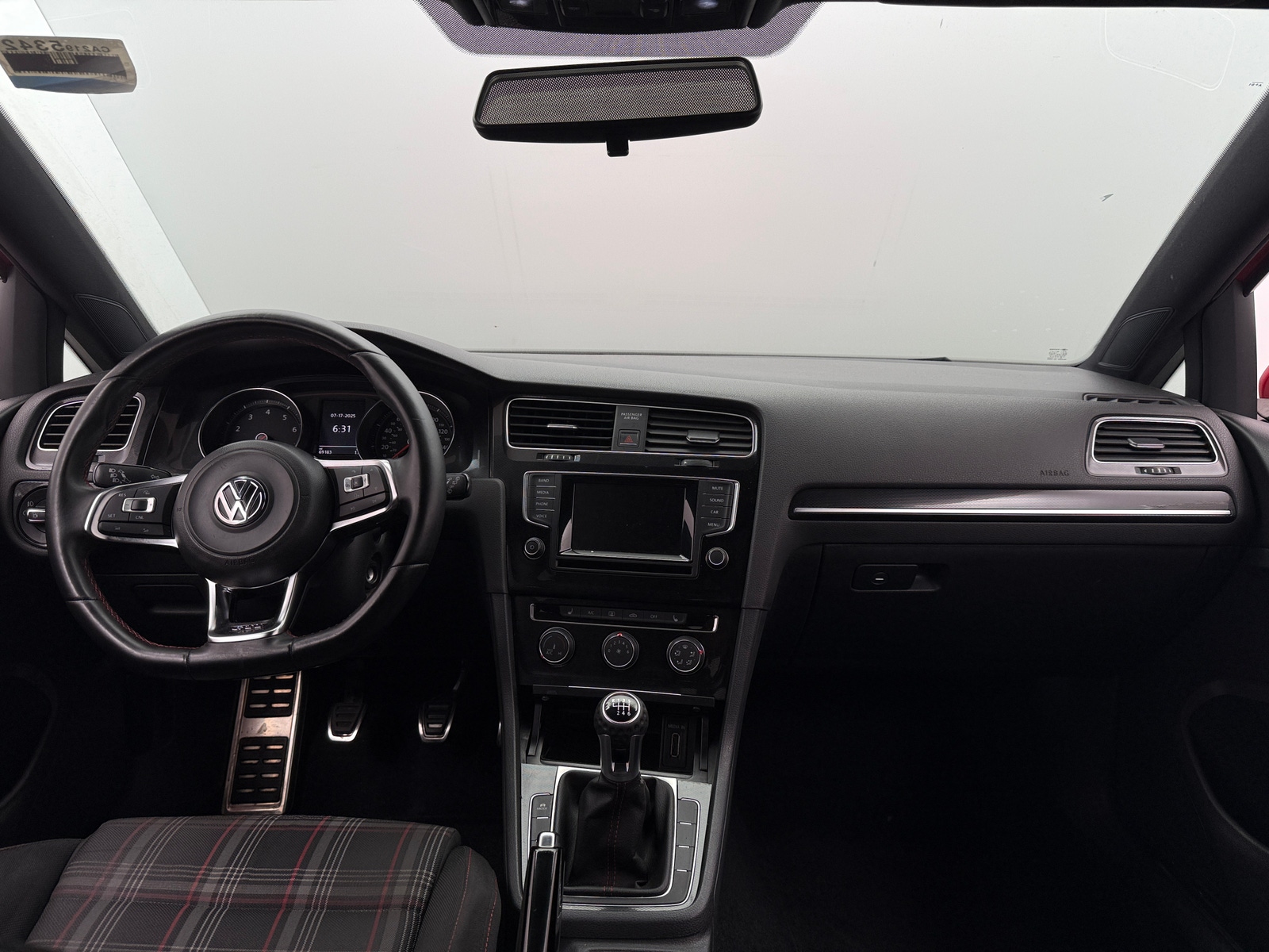 Thumbnail: 2015 Volkswagen Golf - 3