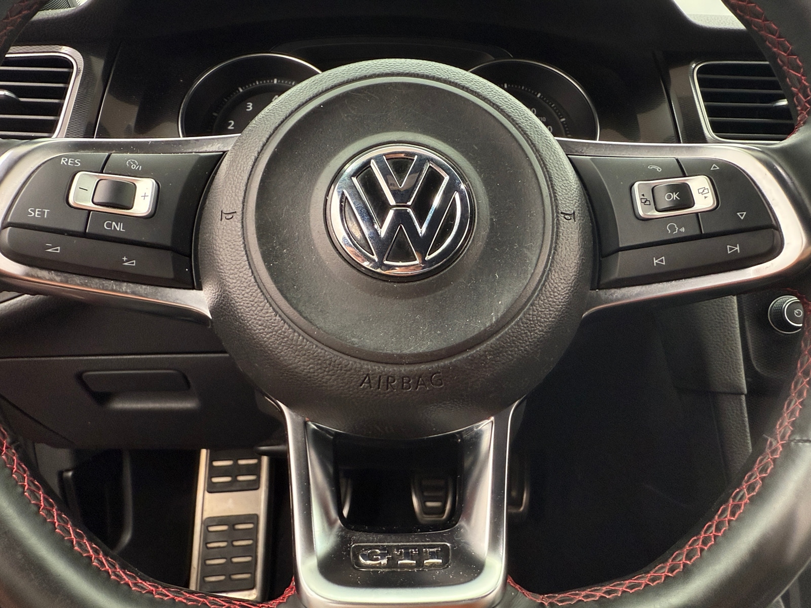 Thumbnail: 2015 Volkswagen Golf - 5