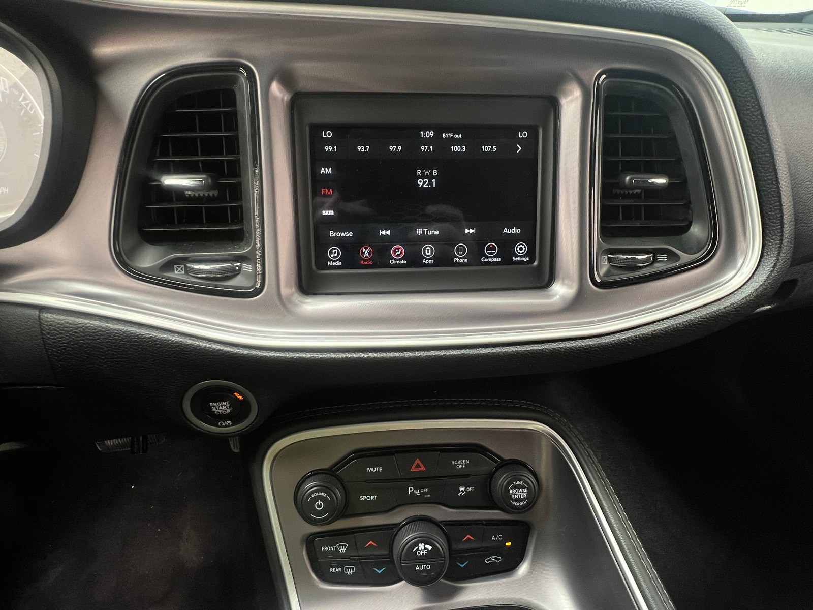 Thumbnail: 2019 Dodge Challenger - 3