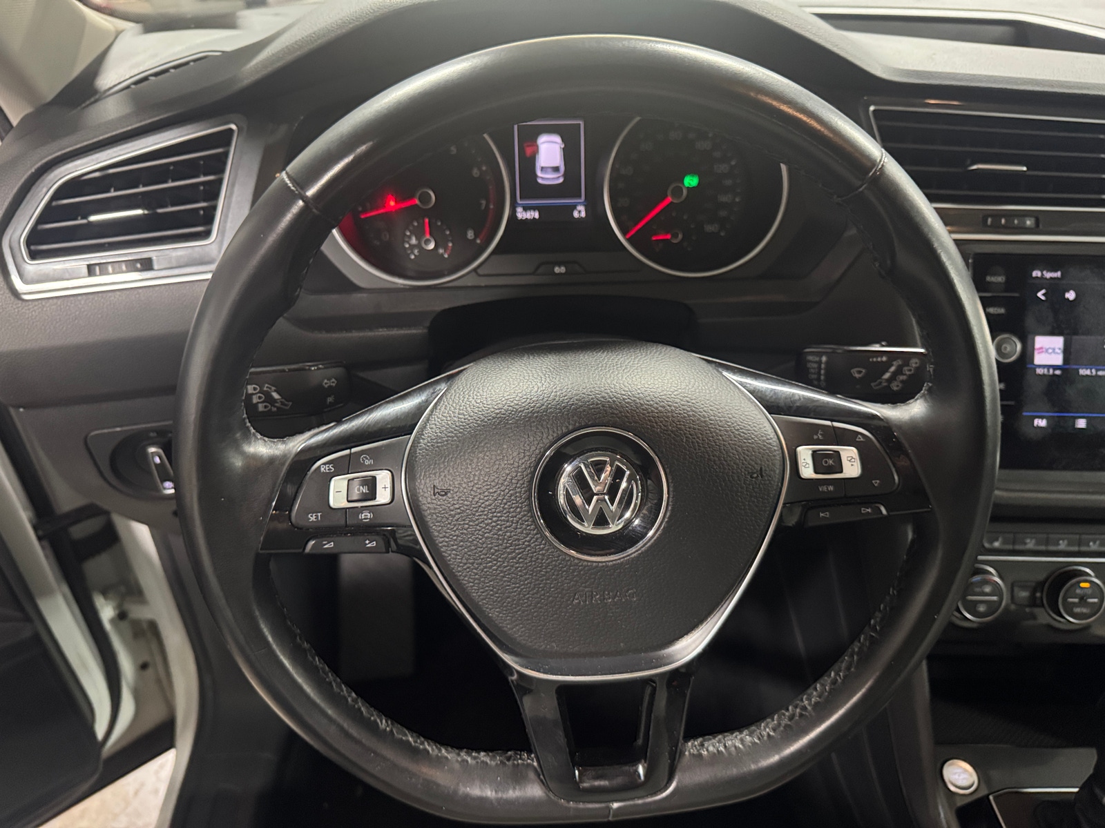 Thumbnail: 2019 Volkswagen Tiguan - 4
