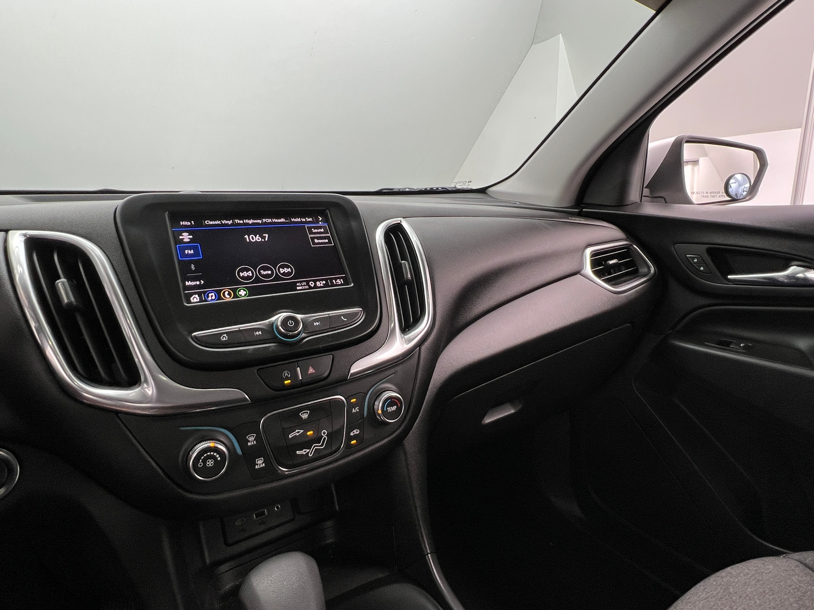 Thumbnail: 2022 Chevrolet Equinox - 4