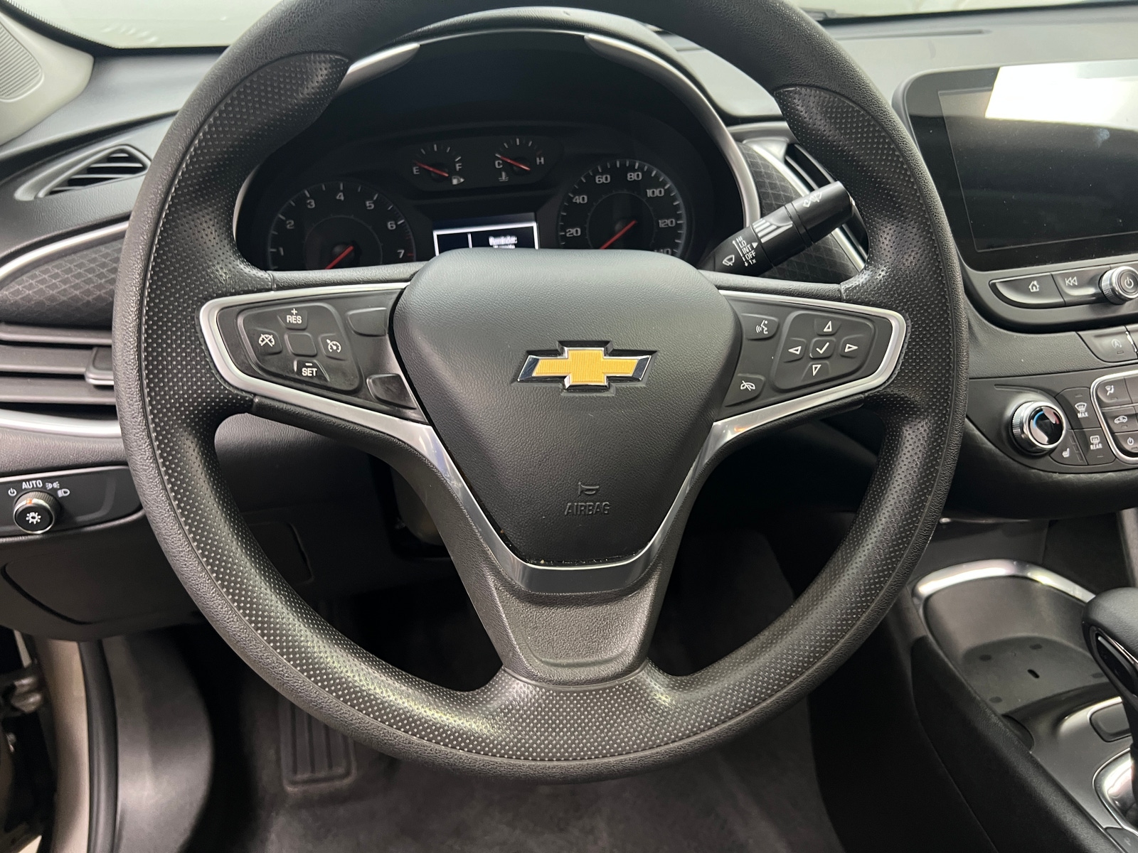 Thumbnail: 2022 Chevrolet Malibu - 5