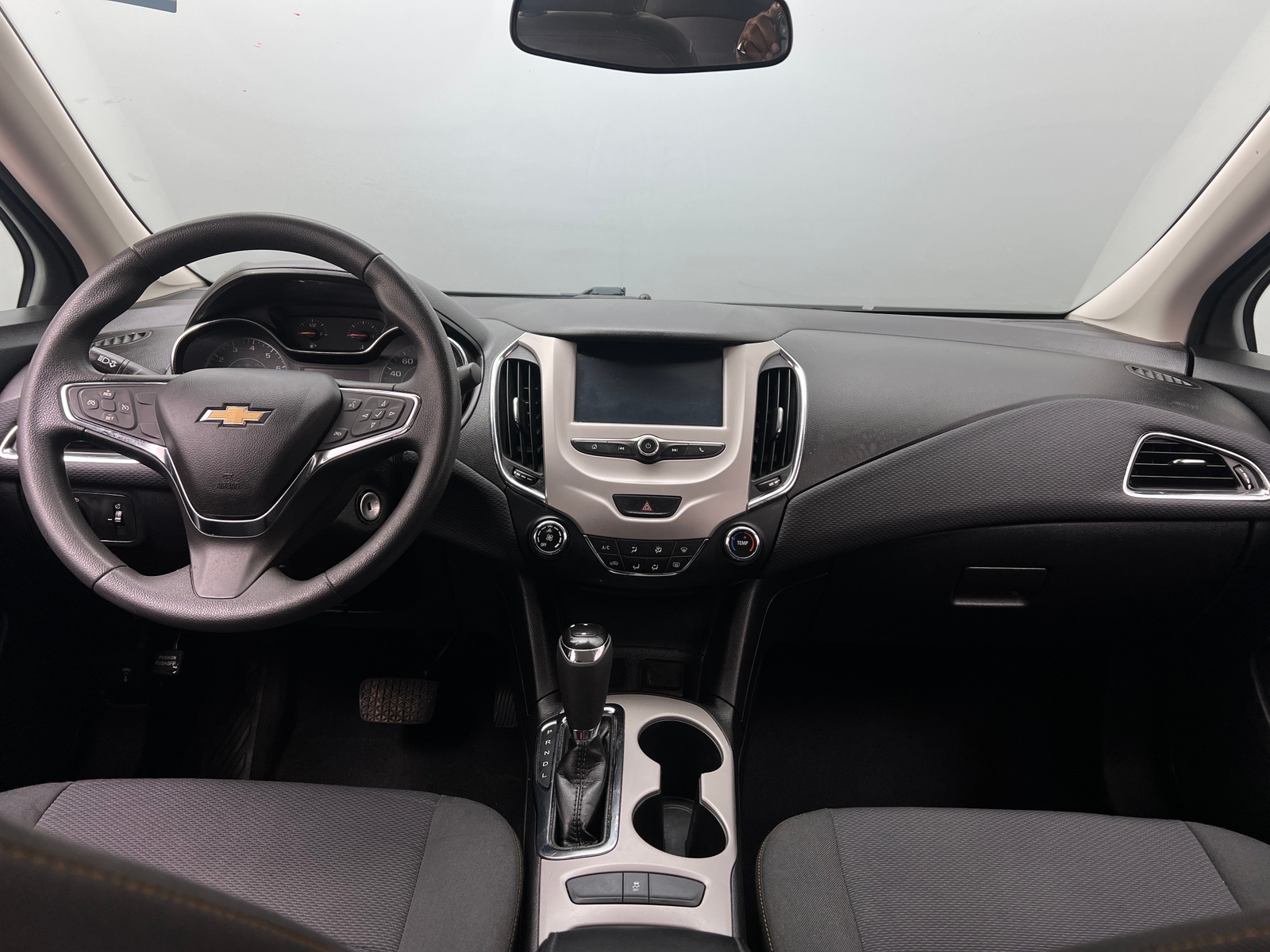 Thumbnail: 2018 Chevrolet Cruze - 3