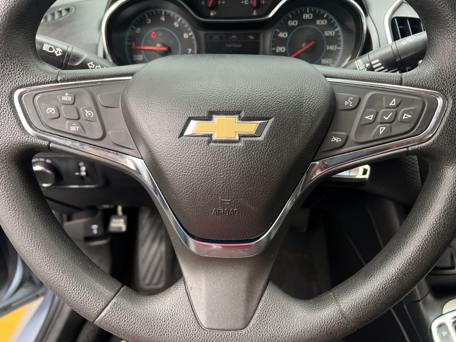 Thumbnail: 2018 Chevrolet Cruze - 5